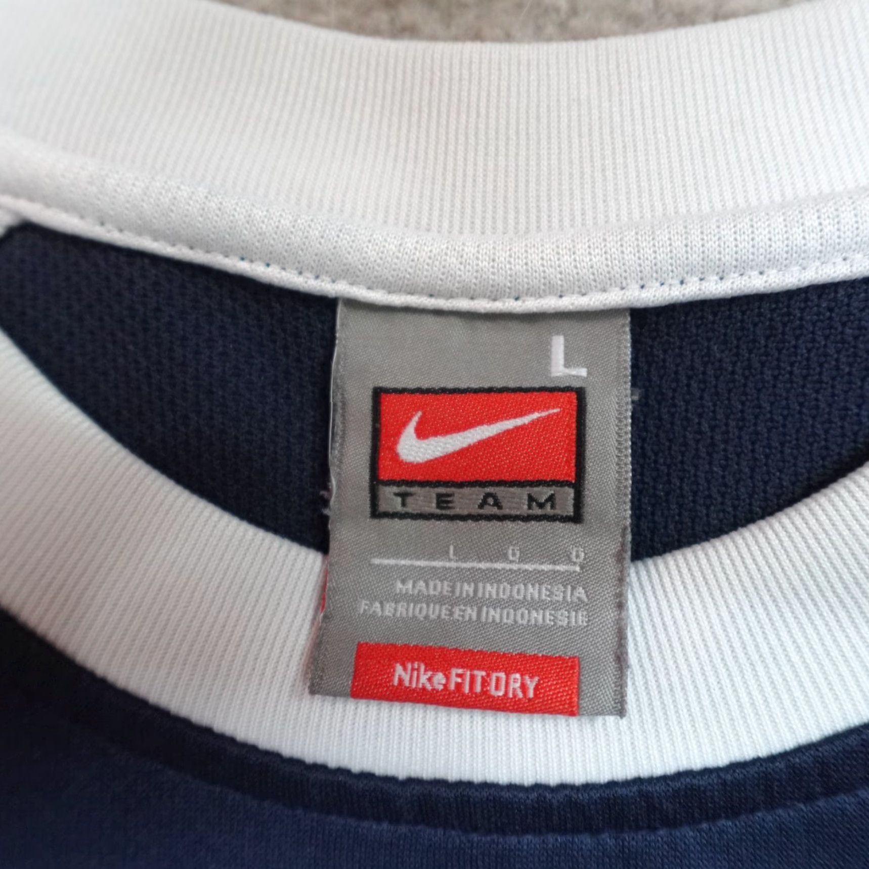 Nike VINTAGE Nike Michigan Wolverines Sweatshirt L Blue Embroidered Pullover Men Size US L / EU 52-54 / 3 - 3 Thumbnail