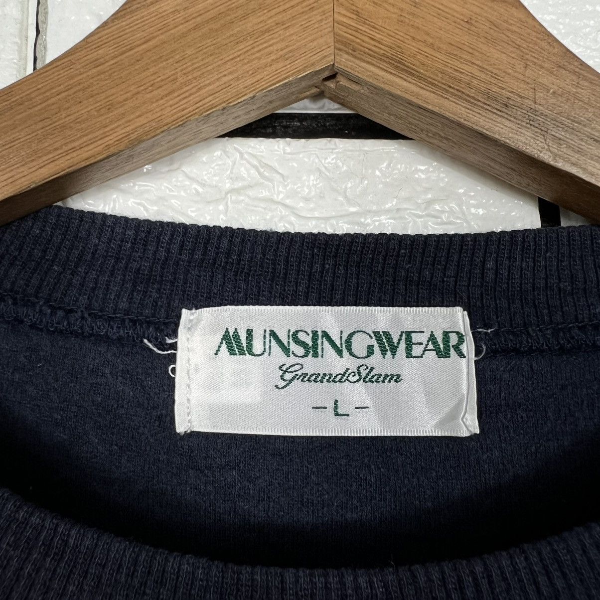 Japanese Brand MUNSINGWEAR Embroidered Big Logo Sweatshirt #4246-C193 Size US L / EU 52-54 / 3 - 8 Thumbnail