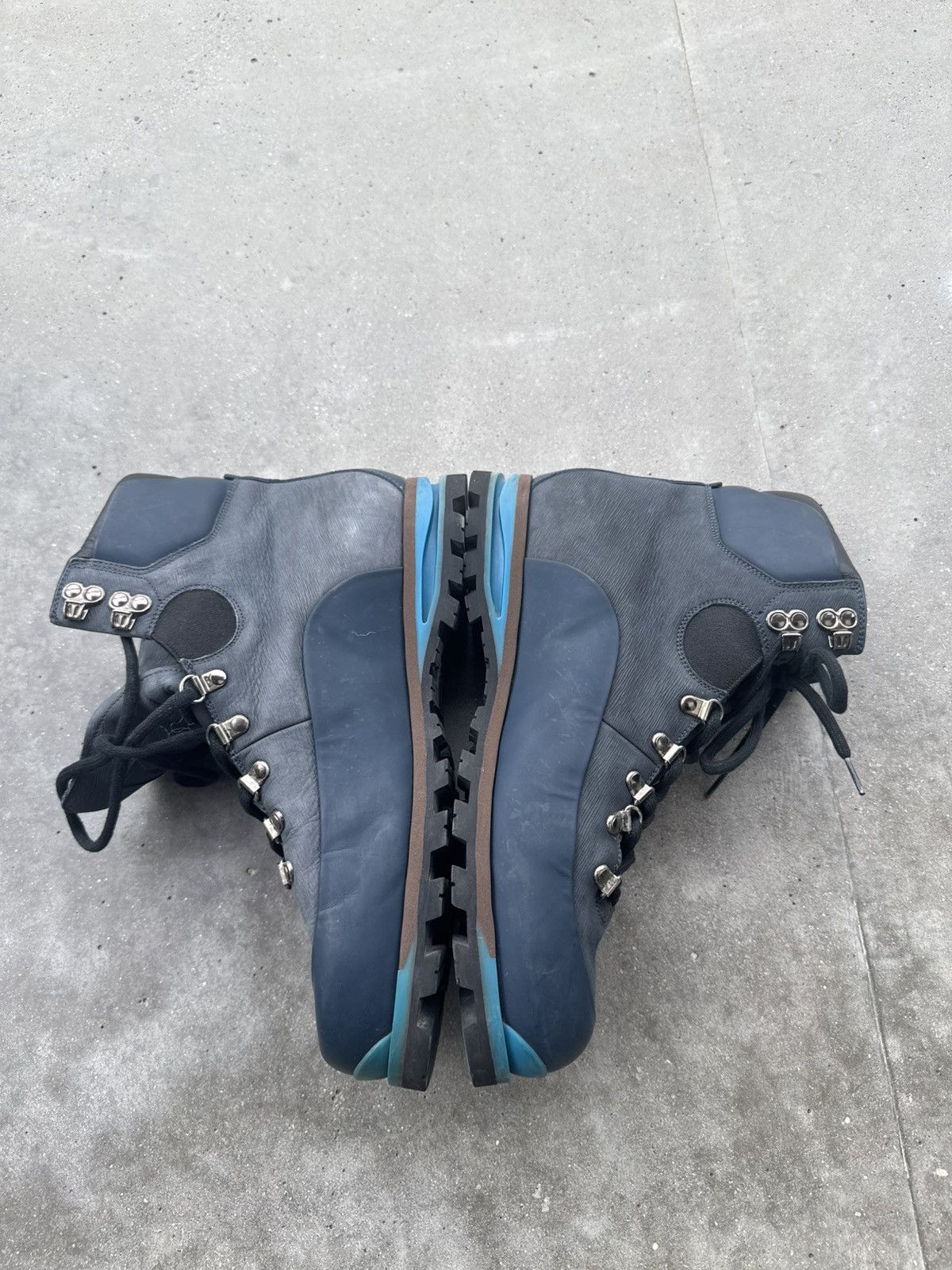 Louis Vuitton Louis Vuitton Alpinist Hiking Navy Sneakers designer rare LV Size US 11 / EU 44 - 9 Thumbnail
