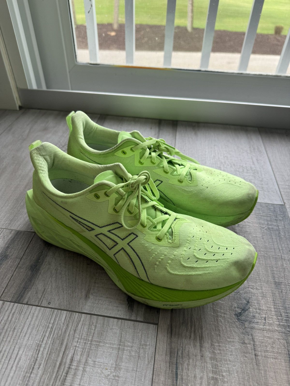 Asics ASICS Novablast 4 Size US 12 / EU 45 - 1 Thumbnail