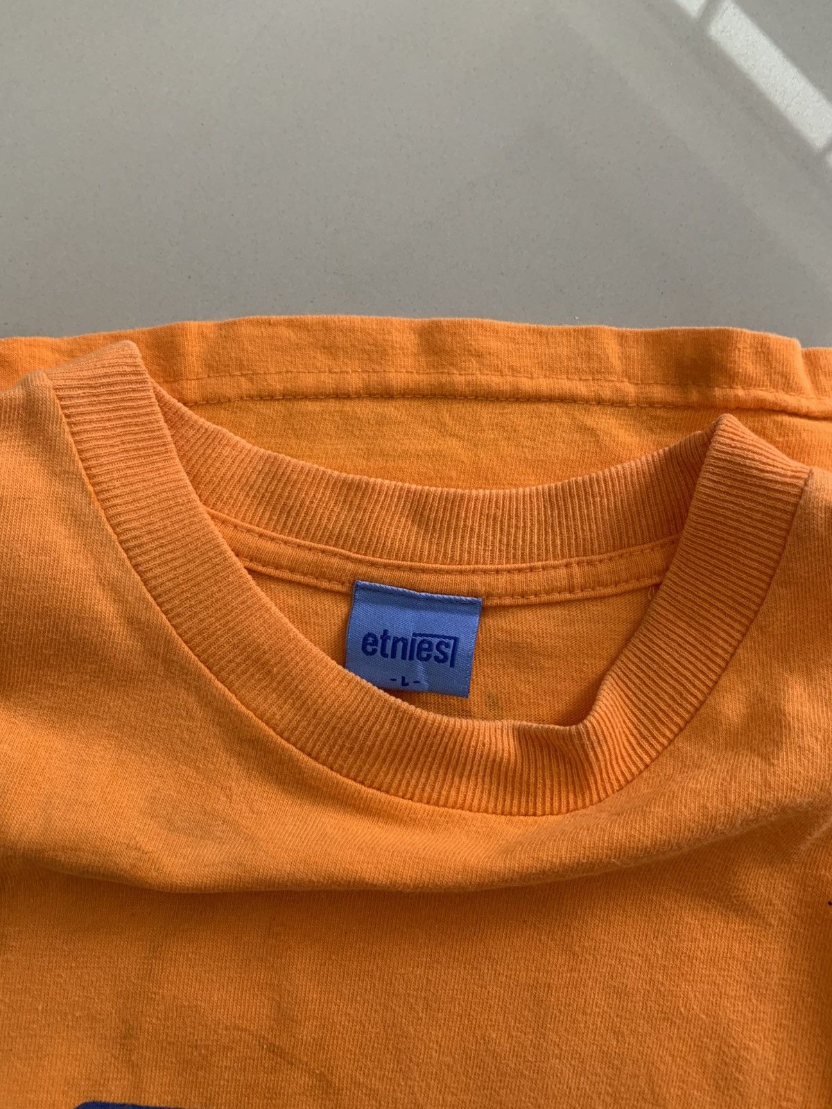 Vintage Vintage Etnies Skateboards Tshirt Size US L / EU 52-54 / 3 - 4 Thumbnail
