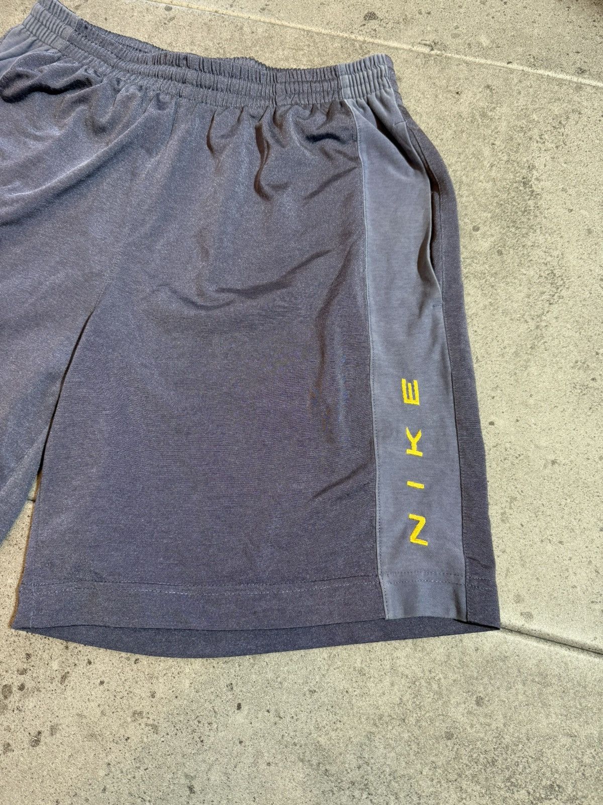 Nike × Vintage vintage 90s Nike nylon cropped shorts pinterest soccer Size US 34 / EU 50 - 3 Thumbnail