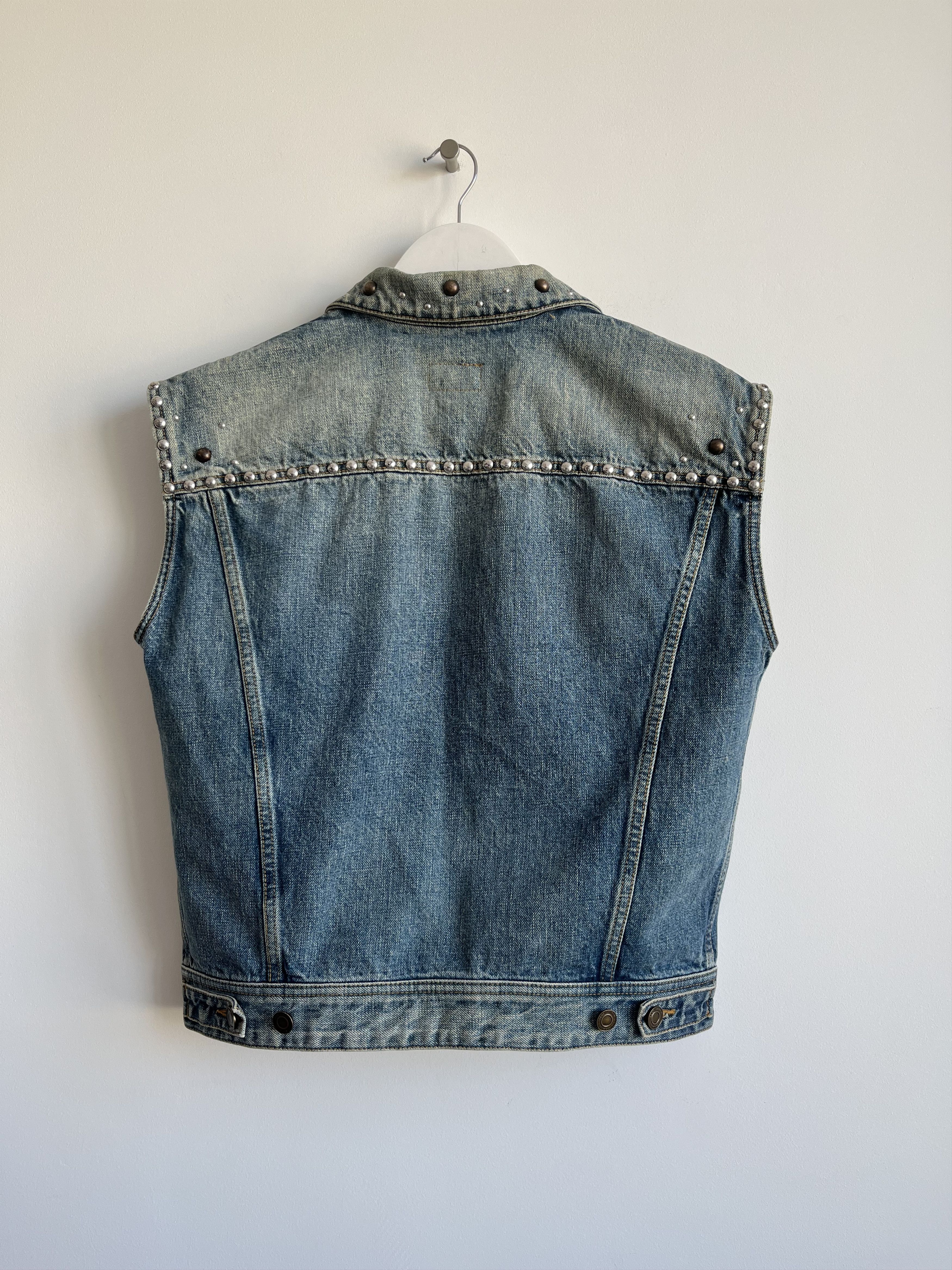 Hedi Slimane × Saint Laurent Paris SS16 Saint Laurent Studded Denim Vest Size L / US 10 / IT 46 - 9 Thumbnail
