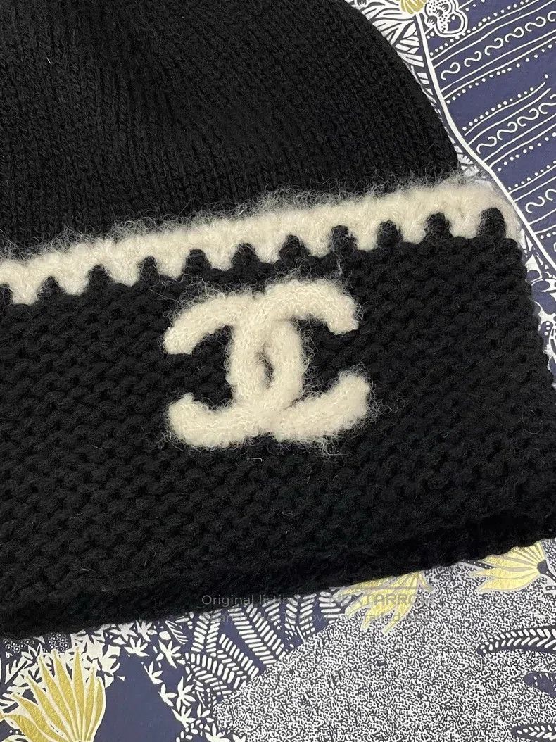 Chanel Chanel Black and white double C knitted cold cap Size ONE SIZE - 2 Thumbnail