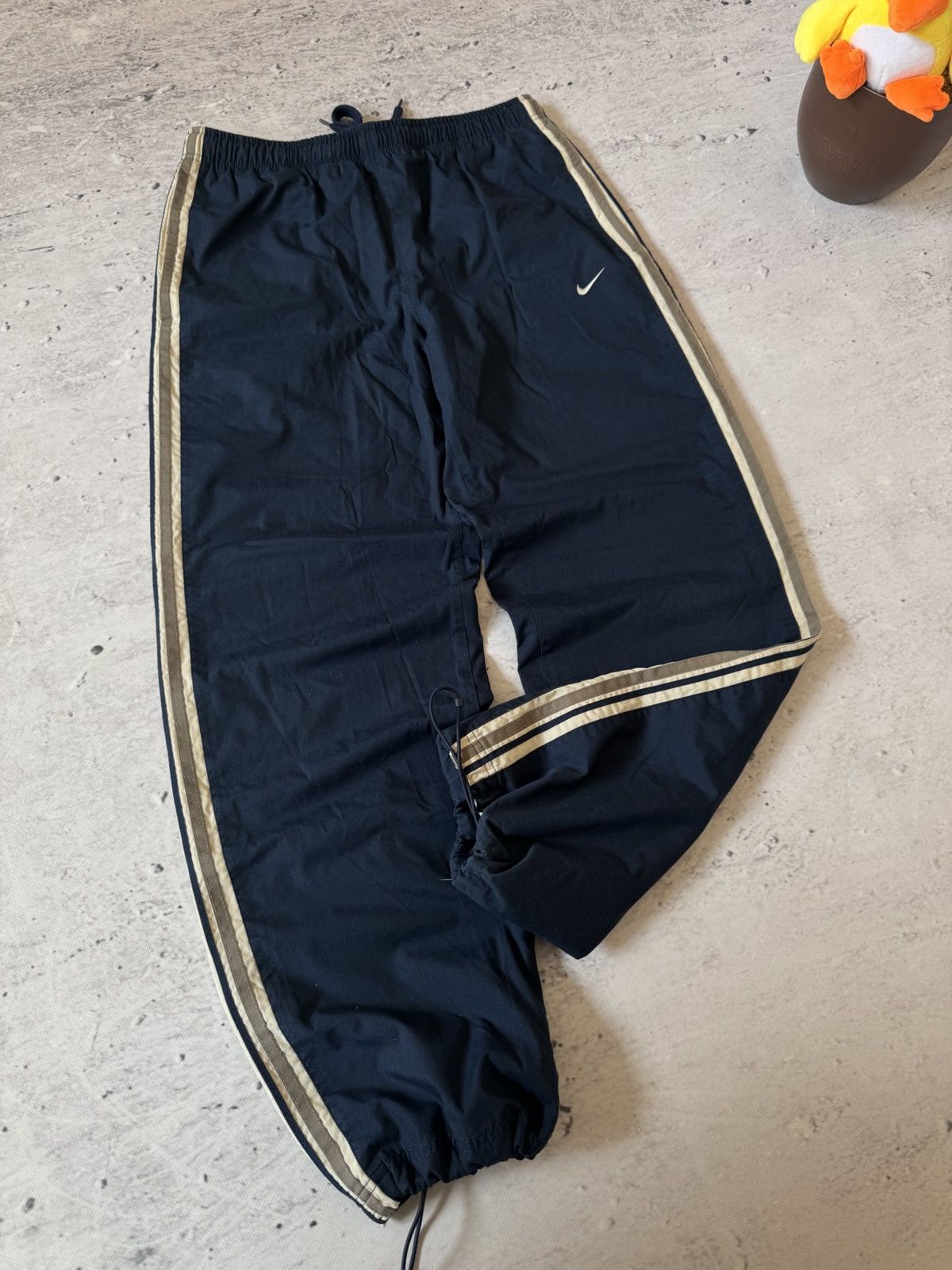 Nike × Vintage NIKE NYLON VINTAGE Y2K OVERSIZE BAGGY FIT PANTS SWEATPANTS Size US 32 / EU 48 - 2 Thumbnail