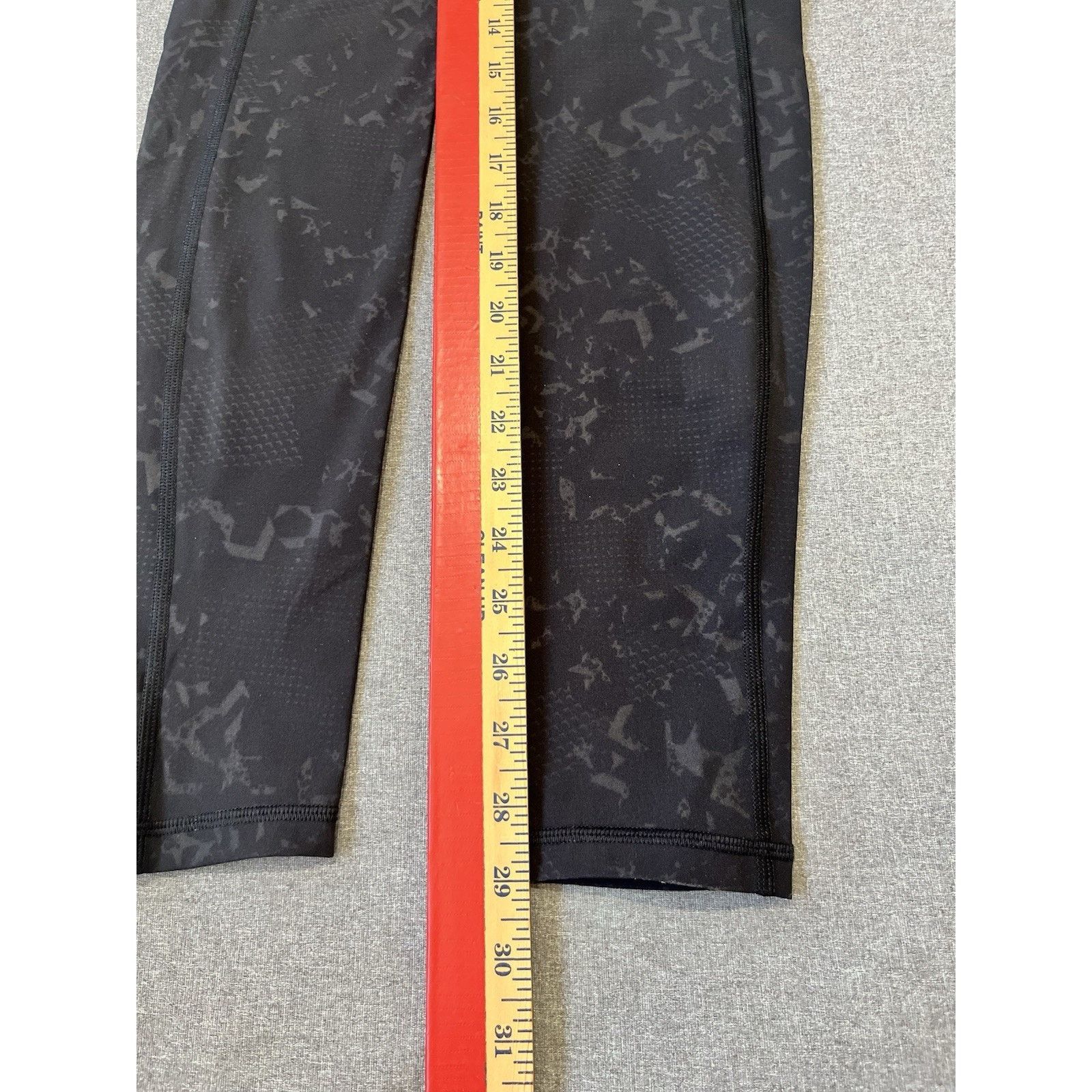 Lululemon Lululemon X Barrys Stronger as One Tight 29” Black Sz 4 Size 27" / US 4 / IT 40 - 4 Thumbnail