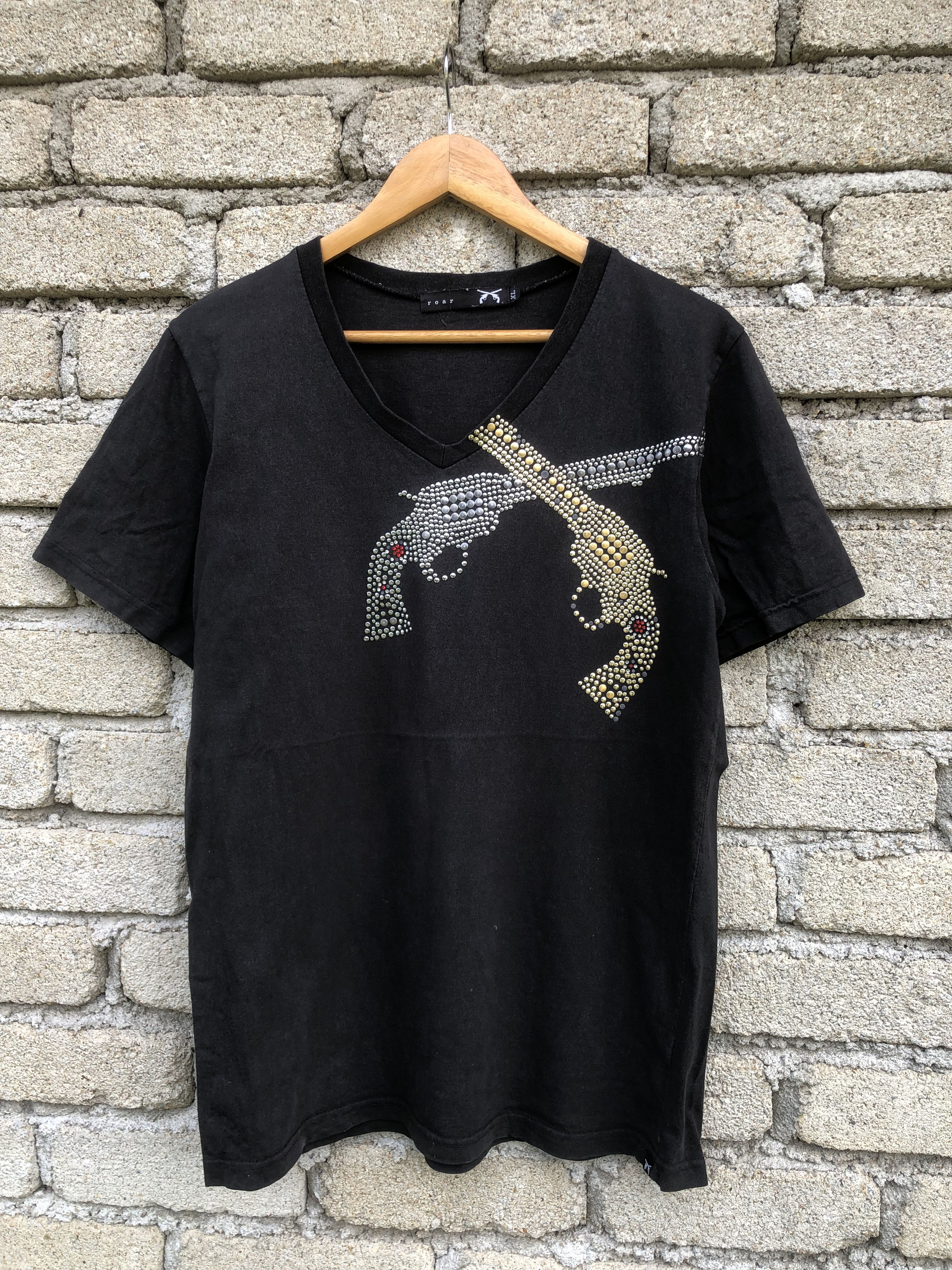 Japanese Brand Very Rare ROAR Swarovski Cross Gun Tshirt Size US L / EU 52-54 / 3 - 1 Thumbnail