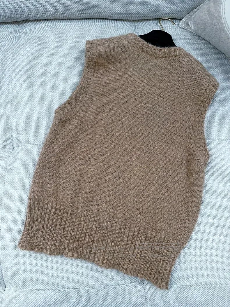 Fendi Fendi Brown Embroidered Mohair Knit Sleeveless Vest Size US M / EU 48-50 / 2 - 2 Thumbnail