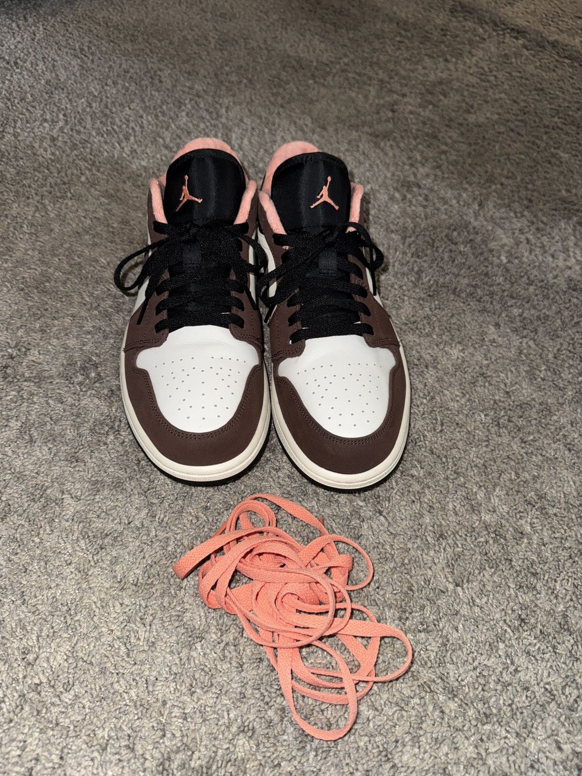Jordan Brand Jordan 1 Low Mocha Size US 11 / EU 44 - 2 Thumbnail
