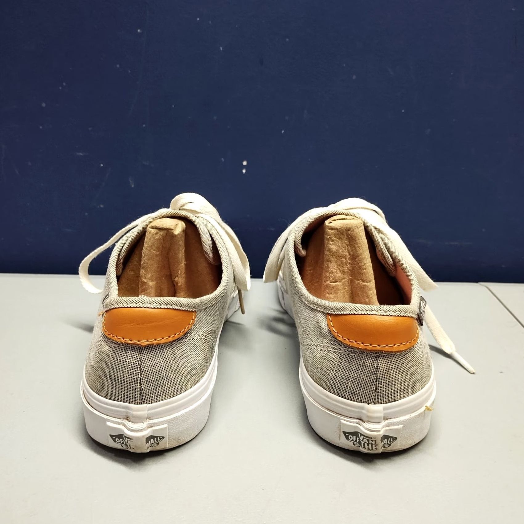 Vans VANS Off The Wall Ultracush Flats Sneakers Womens 7.5 Gray White Lace Up 721356, Size 7.5, Pre-owned, Shoes, Womens, Casual, Outdoor, Classic, 721356 Size US 8 / IT 38 - 4 Thumbnail
