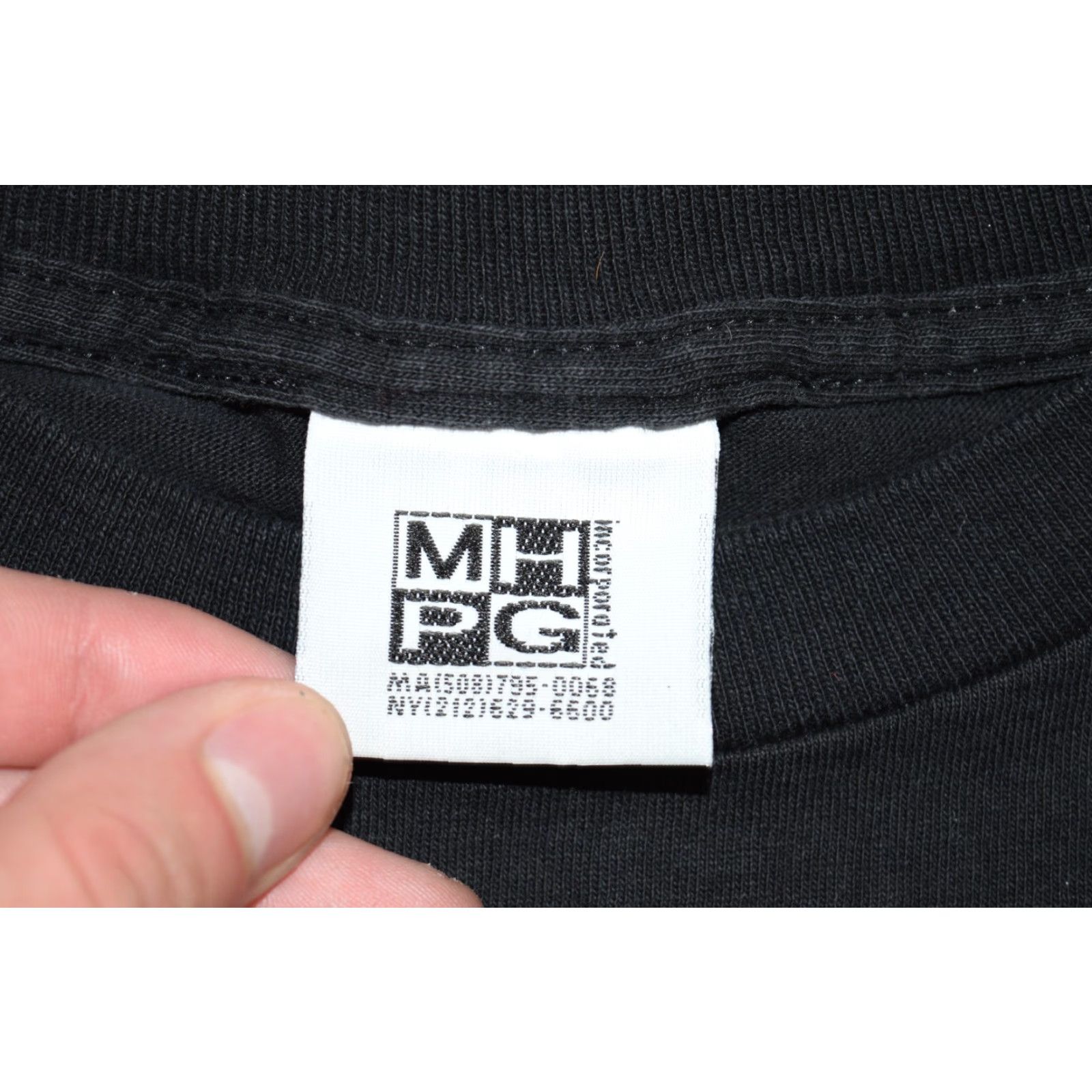 Vintage VINTAGE 1999 MHPG MURDER MYSTERY T-SHIRT NYC BLACK SIZE L Mens Size US L / EU 52-54 / 3 - 3 Thumbnail