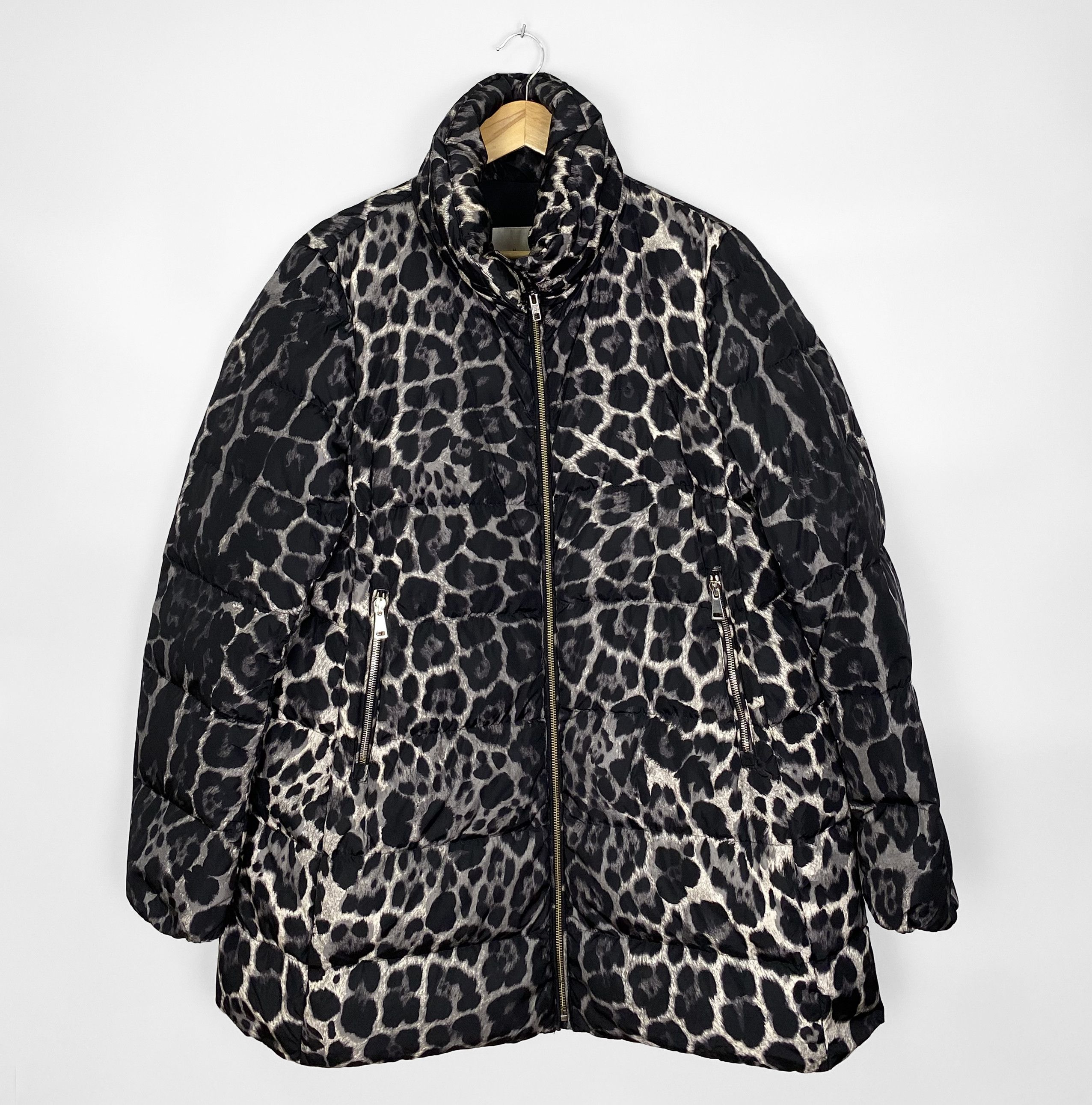 モンクレールTORCELLE GIUBBOTTO TORCELLE JACKET Moncler Torcelle Down & Feather Filled 100% Cashmere Puffy