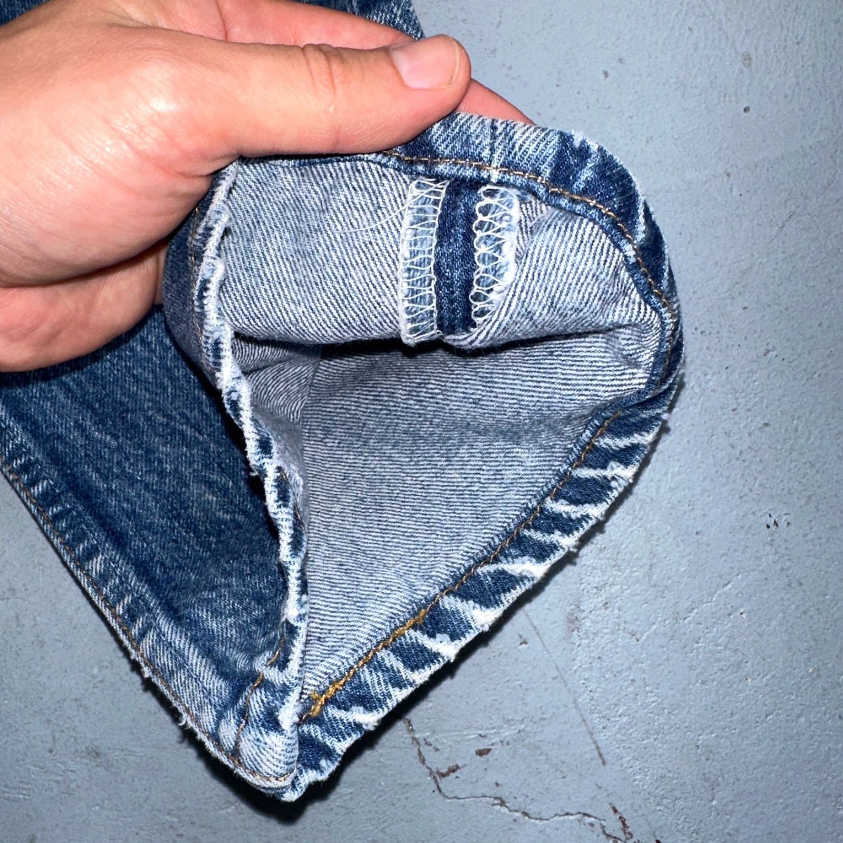 Levi's VINTAGE Levi's 501 Jeans Men's Mid Rise Straight Leg 90s USA Blue Cotton 35x34 Size US 35 - 4 Thumbnail