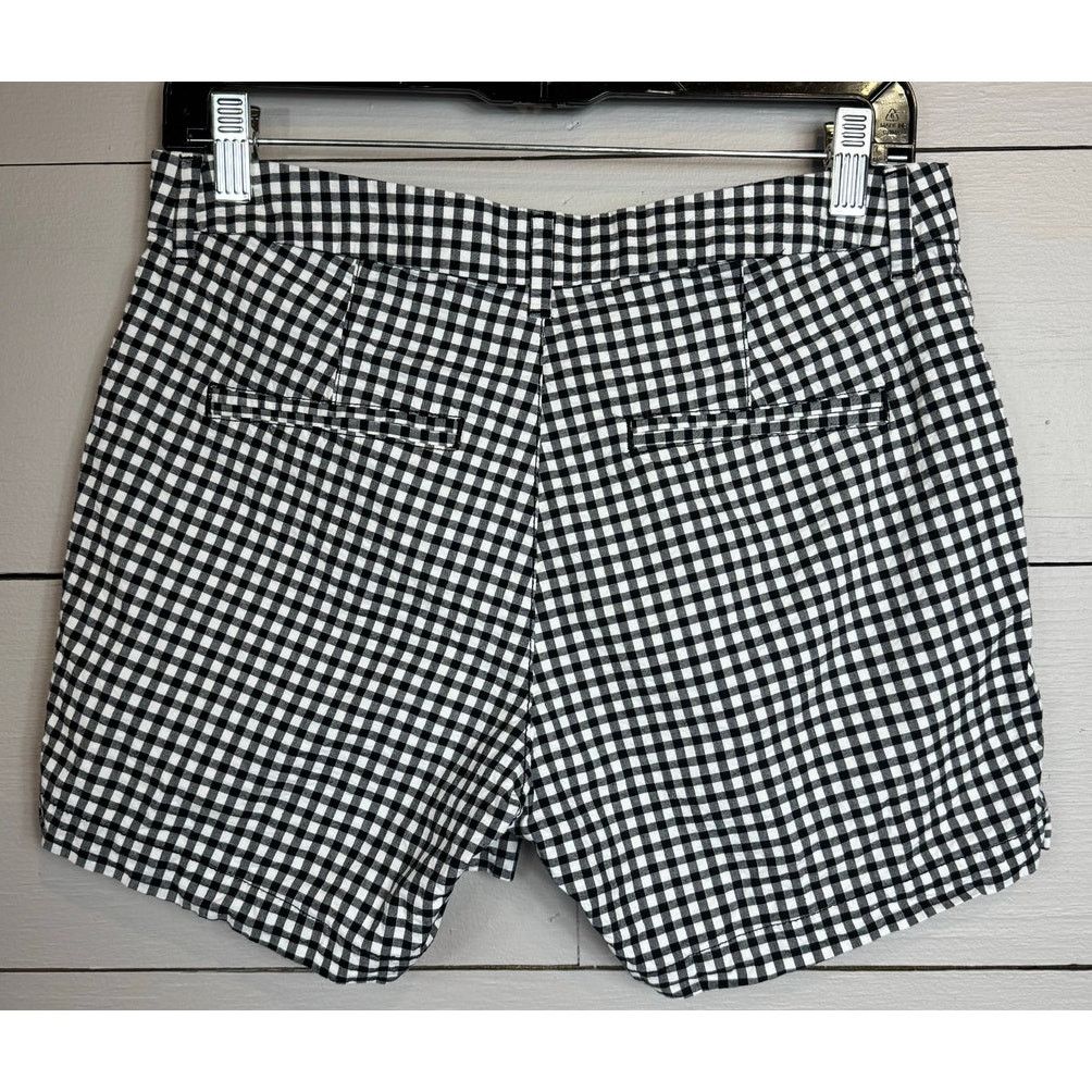 Old Navy Old Navy Shorts Women's Size 4 Size 27" / US 4 / IT 40 - 2 Thumbnail