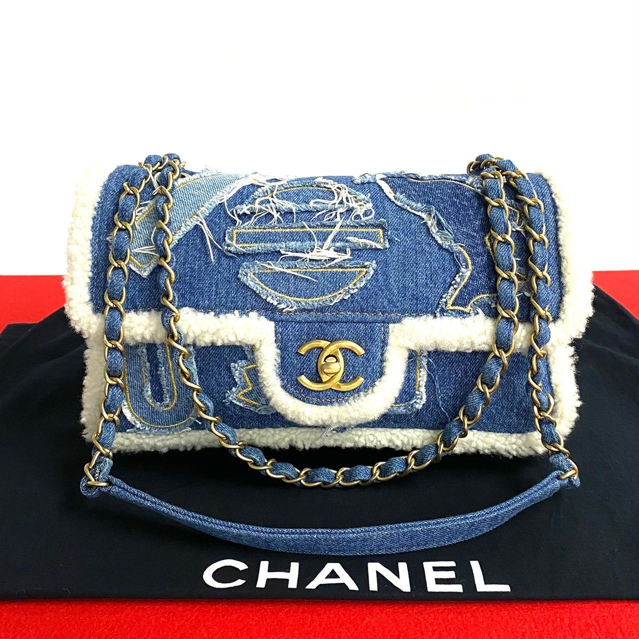 Chanel Chanel Coco Mark Patchwork Denim Shearling Shoulder Bag Denim Shoulder Bag in Blue, Women's