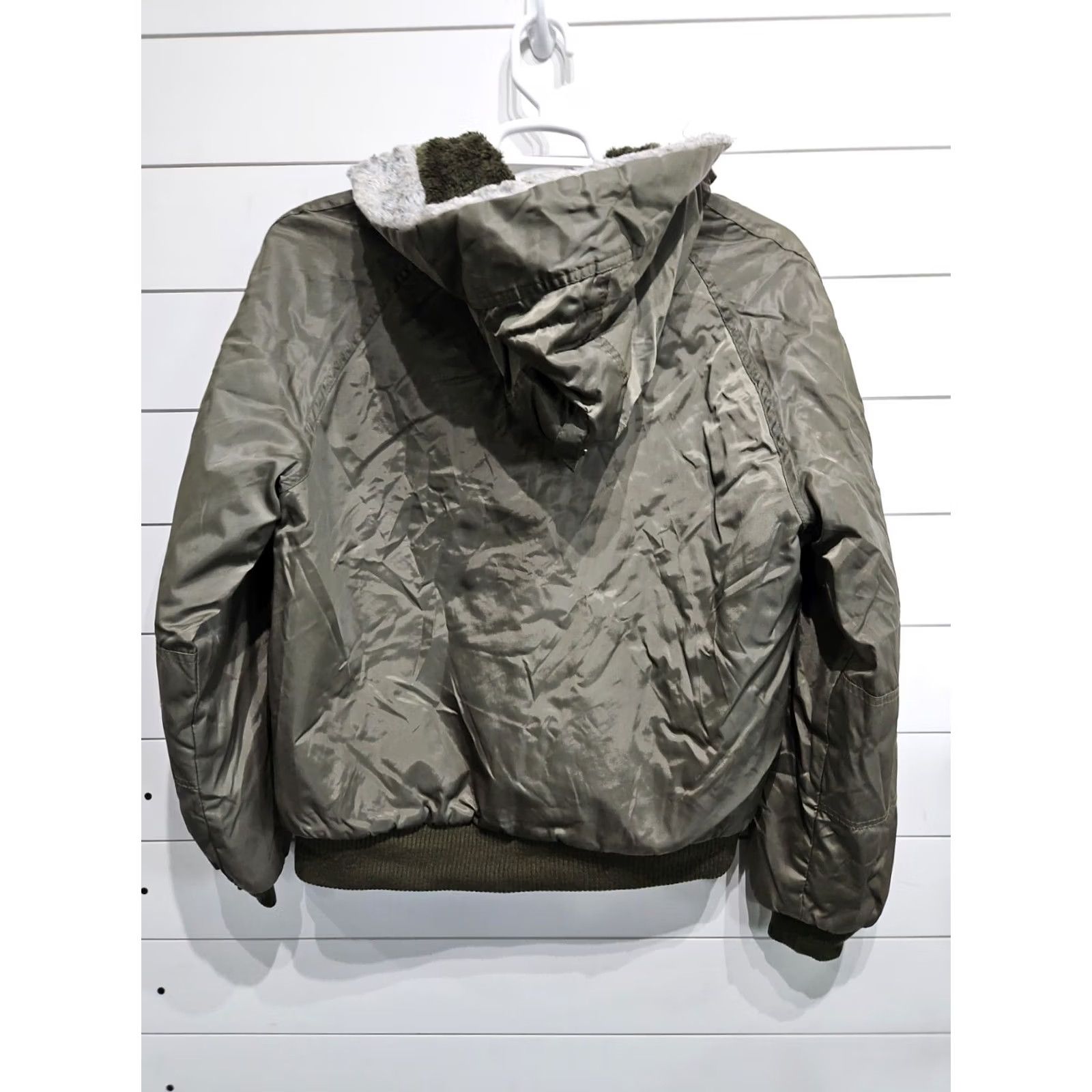 Vintage VINTAGE Cimarron Green Satin Hooded Puffer Jacket Mens Large Army Bomber Jacket Men Regular Satin Hooded Winter 26" 22" Pit to Pit Size US L / EU 52-54 / 3 - 7 Thumbnail