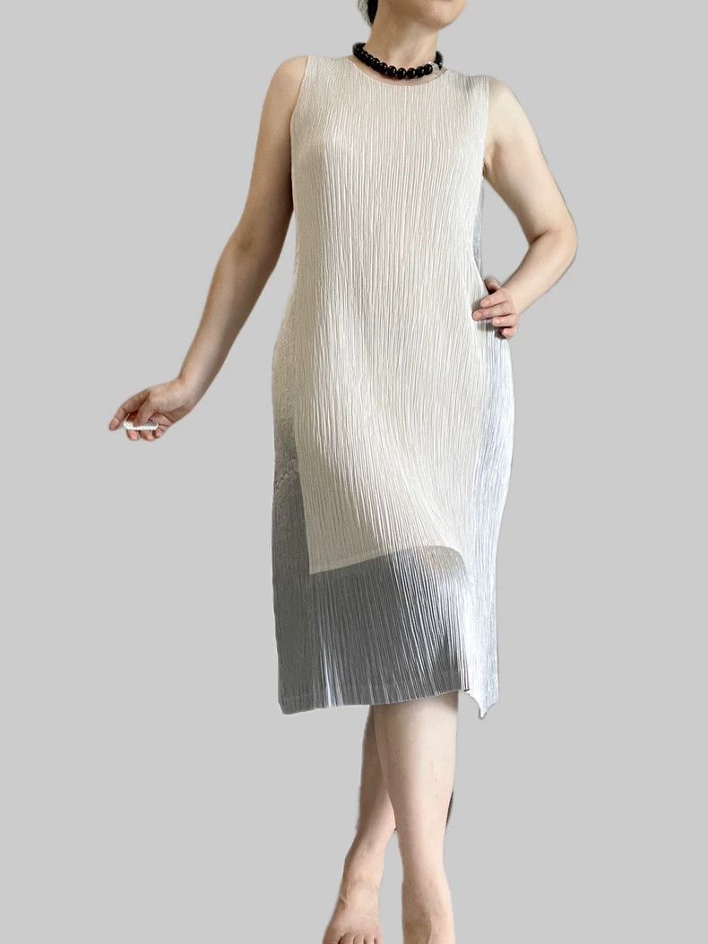 Issey Miyake Issey Miyake size:2 Light grey main line geometric toothpi Size XS / US 0-2 / IT 36-38 - 2 Thumbnail