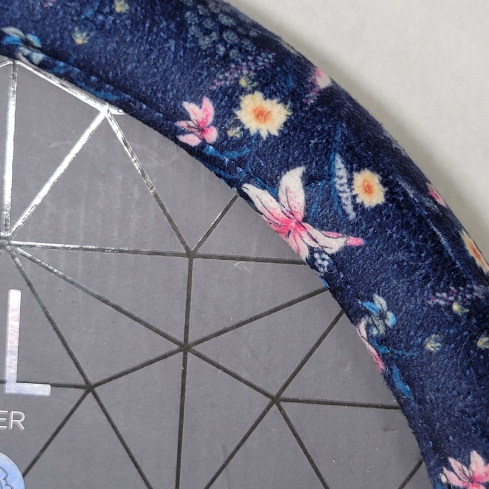 Bebe Bebe Floral Printed Steering Wheel Cover - NEW Size ONE SIZE - 2 Thumbnail