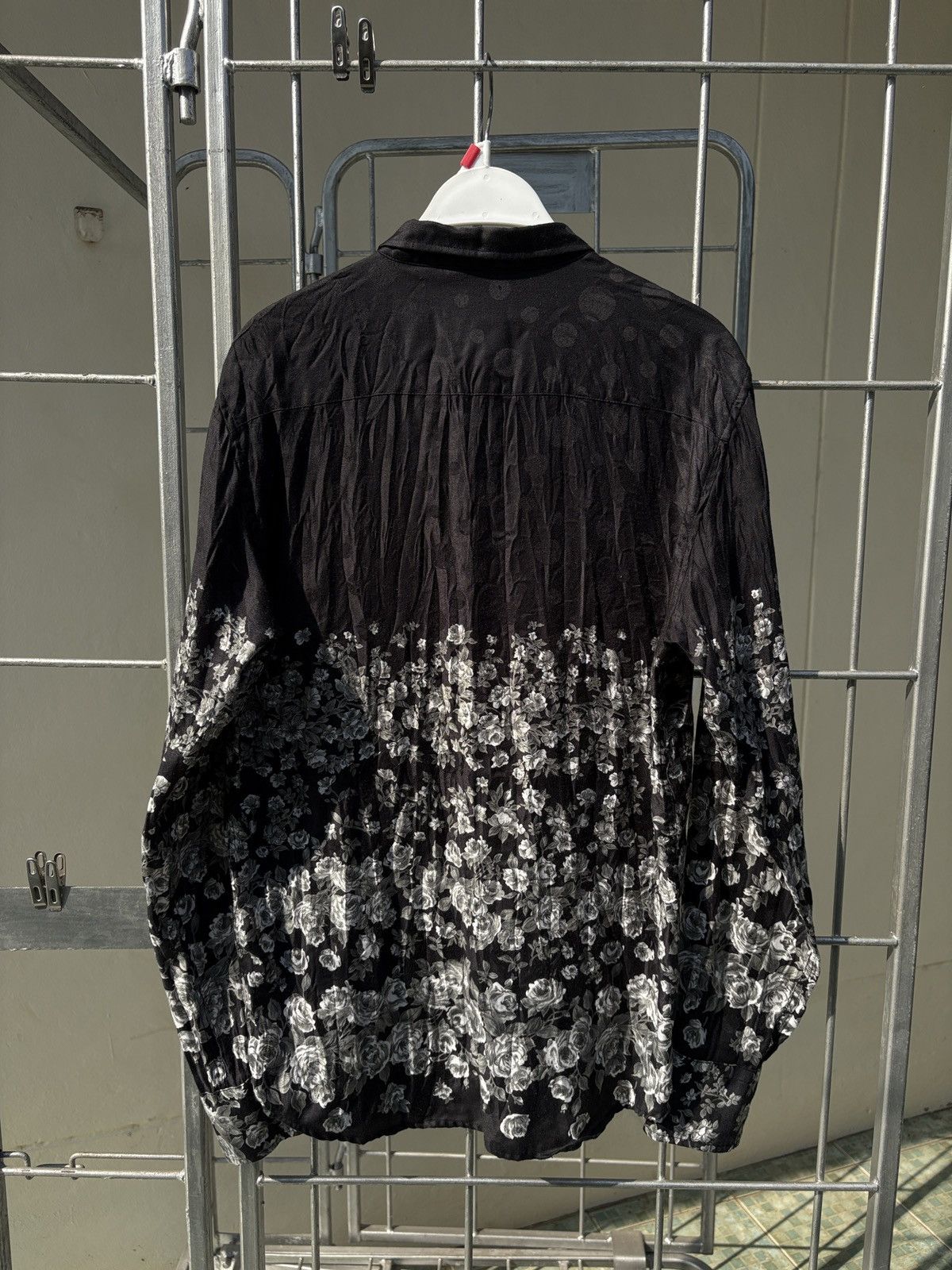 Tornado Mart Tornado Mart flowers printed black shirt Size US L / EU 52-54 / 3 - 9 Thumbnail