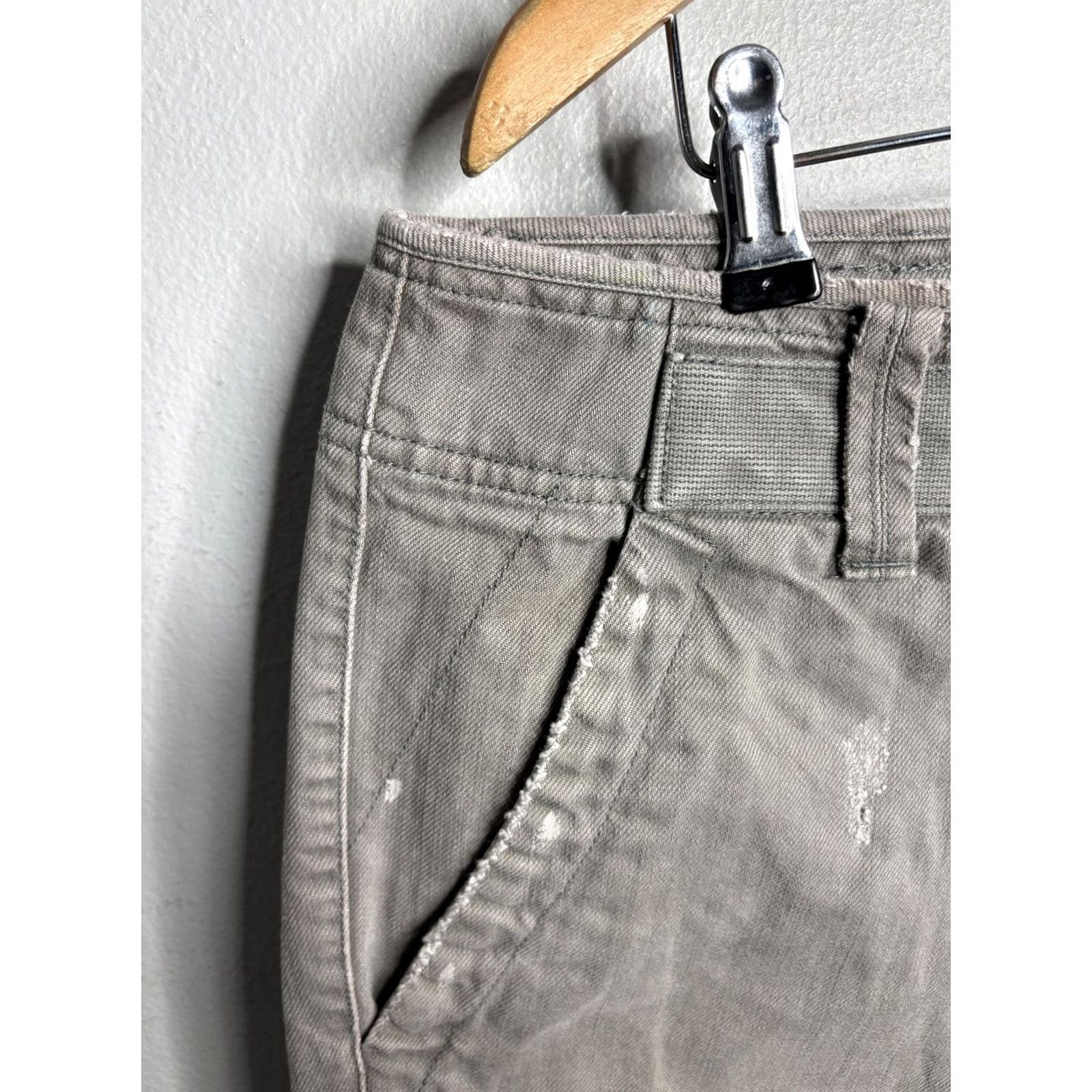 Armani Exchange VINTAGE Armani Exchange Shorts Mens 32 Gray Distressed Raw Hem Cutoff Paint Splatter Chino Casual Size US 32 / EU 48 - 3 Thumbnail