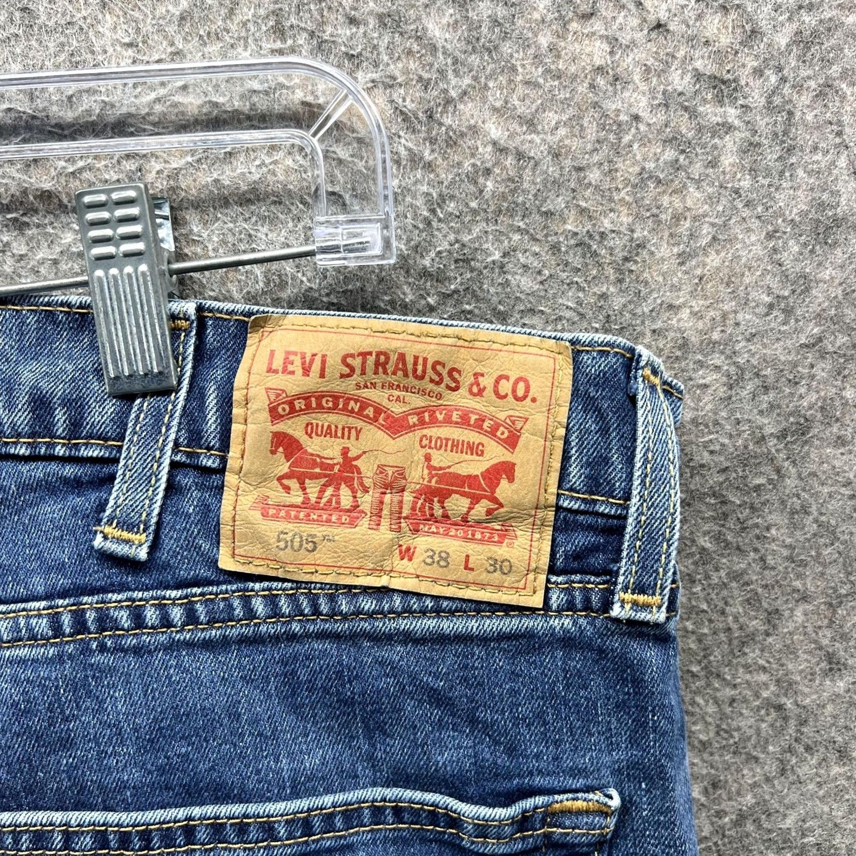 Levi's Levis 505 Jeans Mens 38x30 Medium Wash Blue Regular Fit Straight Leg Denim Pants Size US 38 / EU 54 - 4 Thumbnail