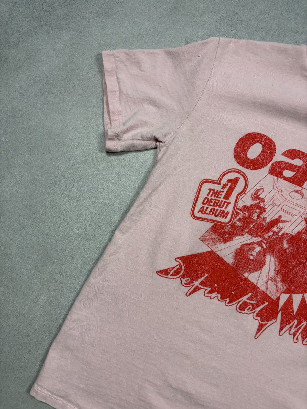 Band Tees Oasis Definitely Maybe Debut Album Pink Band T-Shirt 2025 S Size US S / EU 44-46 / 1 - 3 Thumbnail