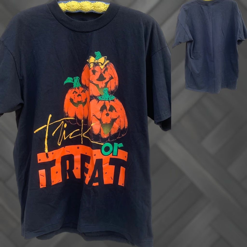 Vintage VINTAGE Trick or Treat T Shirt Halloween Jack O’lantern single stitch XL Men T-Shirt Black Halloween 90s or event theme? Size US XL / EU 56 / 4 - 1 Thumbnail