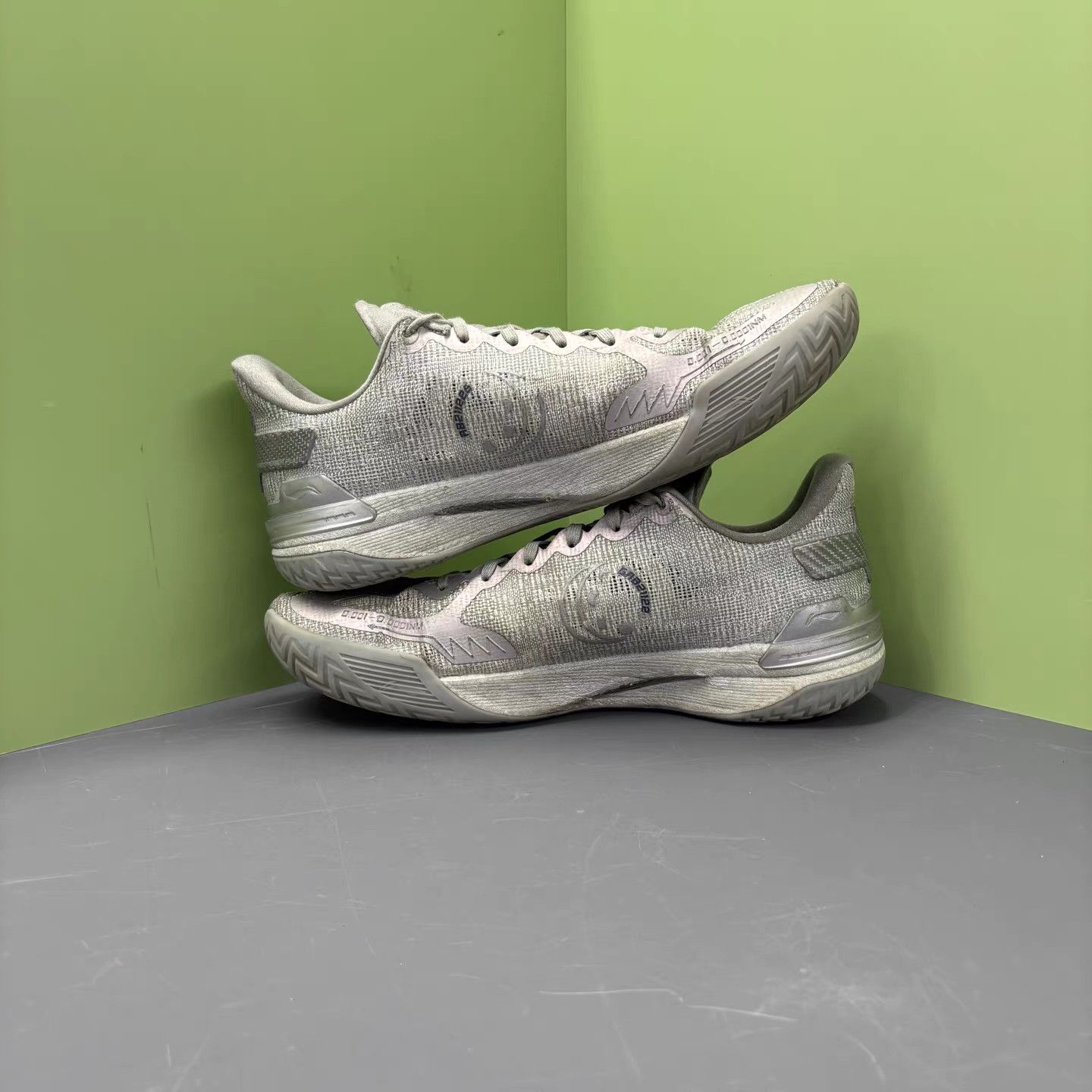 Li-Ning Li-Ning Gamma Silver Toad K15 Size US 10 / EU 43 - 5 Thumbnail