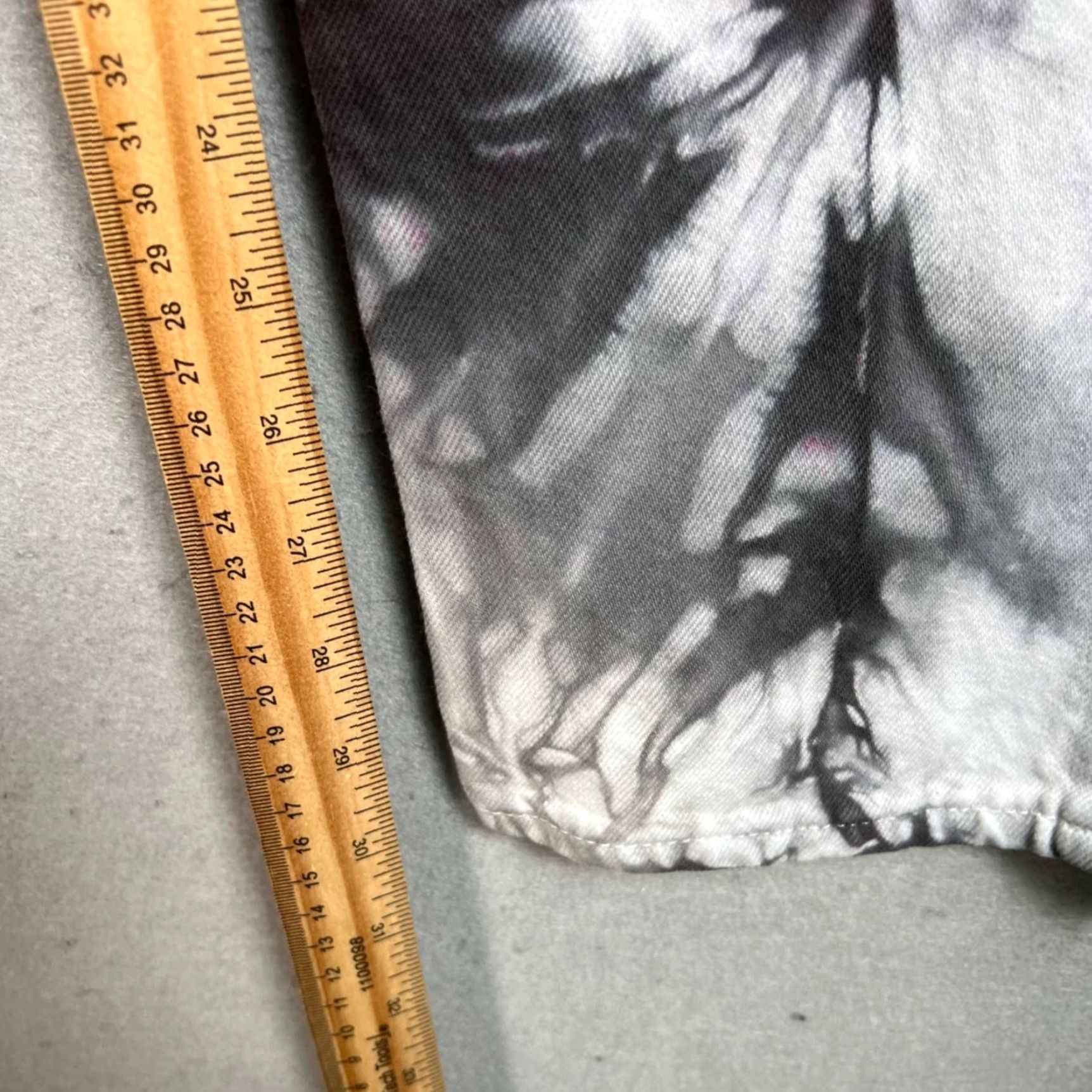 Levi's Levis Womens Size 28 x 30 Tie-Dye Distressed Gray Jeans 100% Cotton Button-Fly Size 28" / US 6 / IT 42 - 7 Thumbnail
