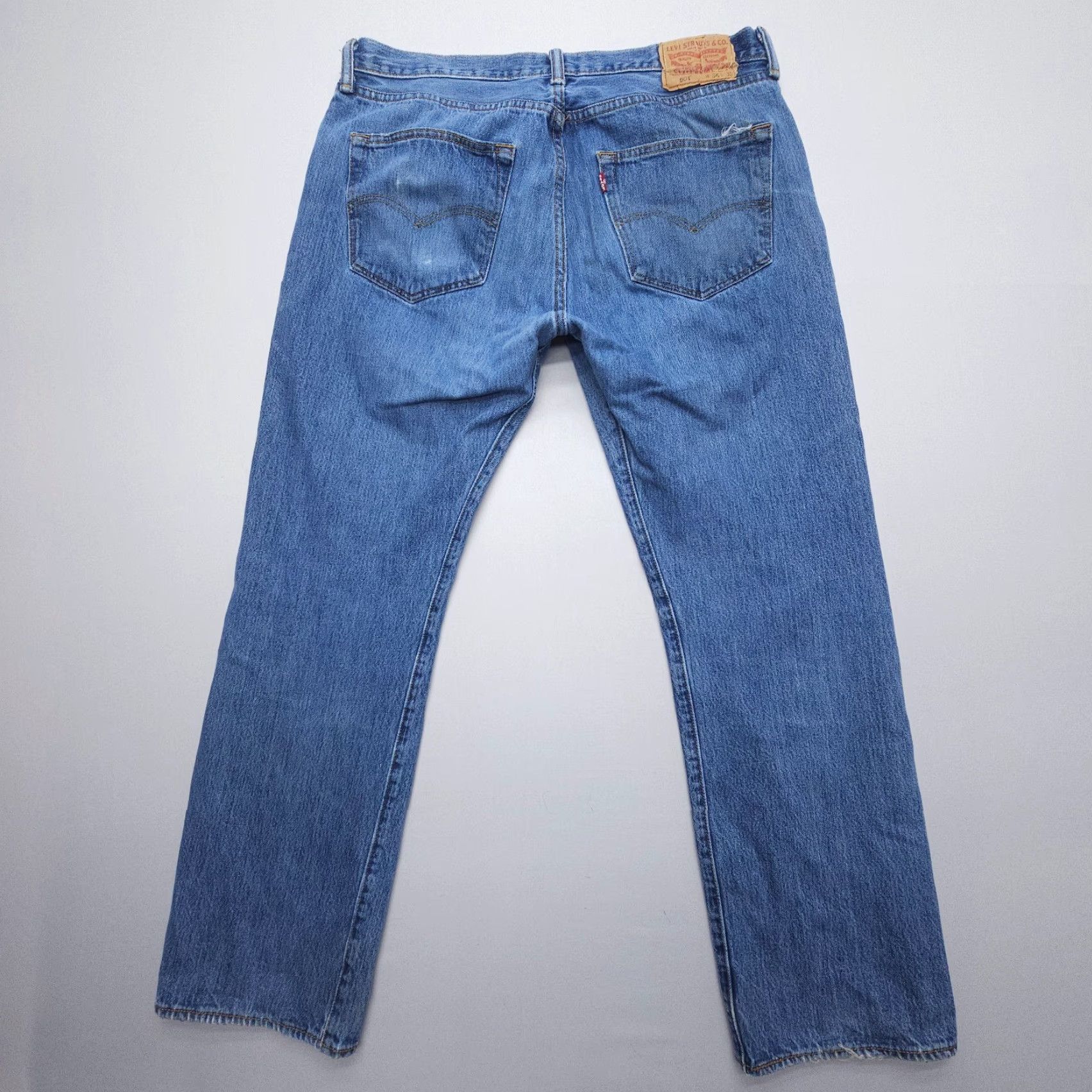 Levi's VINTAGE Levi's 501 Straight Jeans Mens 36 x 32 Blue Distressed Worn-in Denim Button Fly 5-Pocket Regular Fit - American Classic Style Size US 36 / EU 52 - 2 Thumbnail