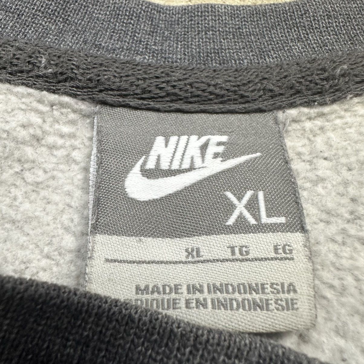 Nike Vintage Y2K Dark Grey Graphite Nike Crewneck Sweatshirt Size US XL / EU 56 / 4 - 4 Thumbnail