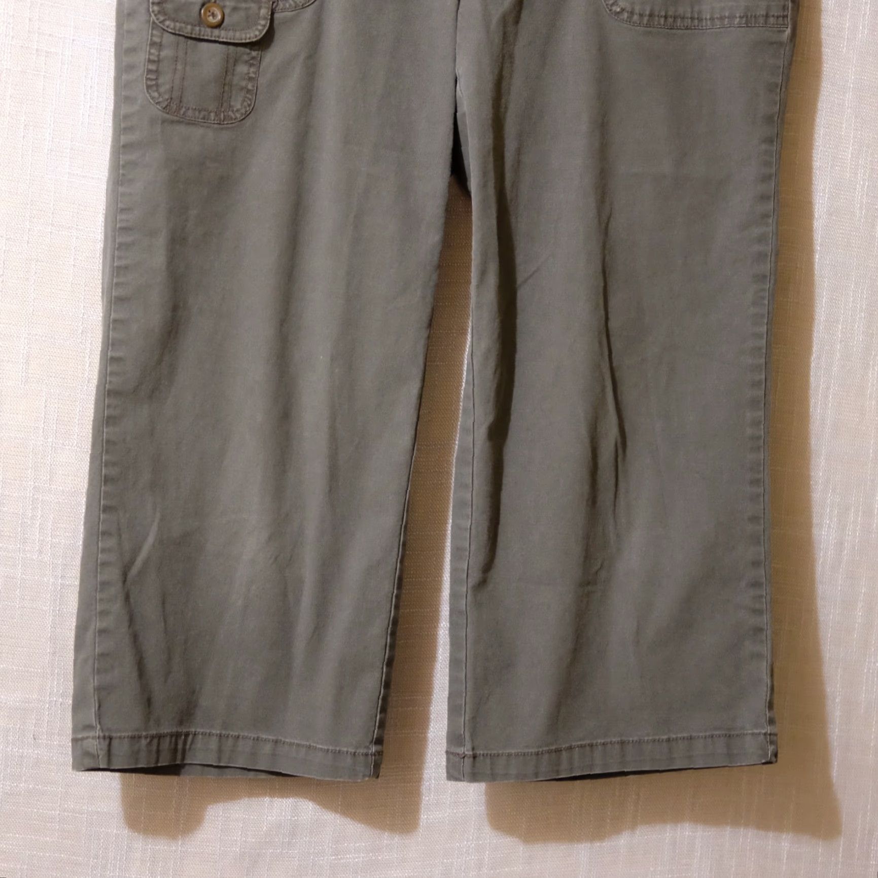 Dockers Dockers Favorite Fit Cargo Capri Pants Grey Stretch Women's 8 | Pants | Regular Size 30" / US 8 / IT 44 - 3 Thumbnail