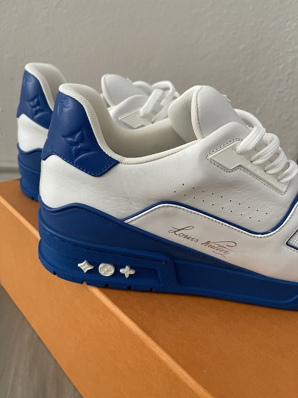Louis Vuitton 2021 Louis Vuitton Trainer Low 'Signature - White Blue' Size US 11 / EU 44 - 4 Thumbnail