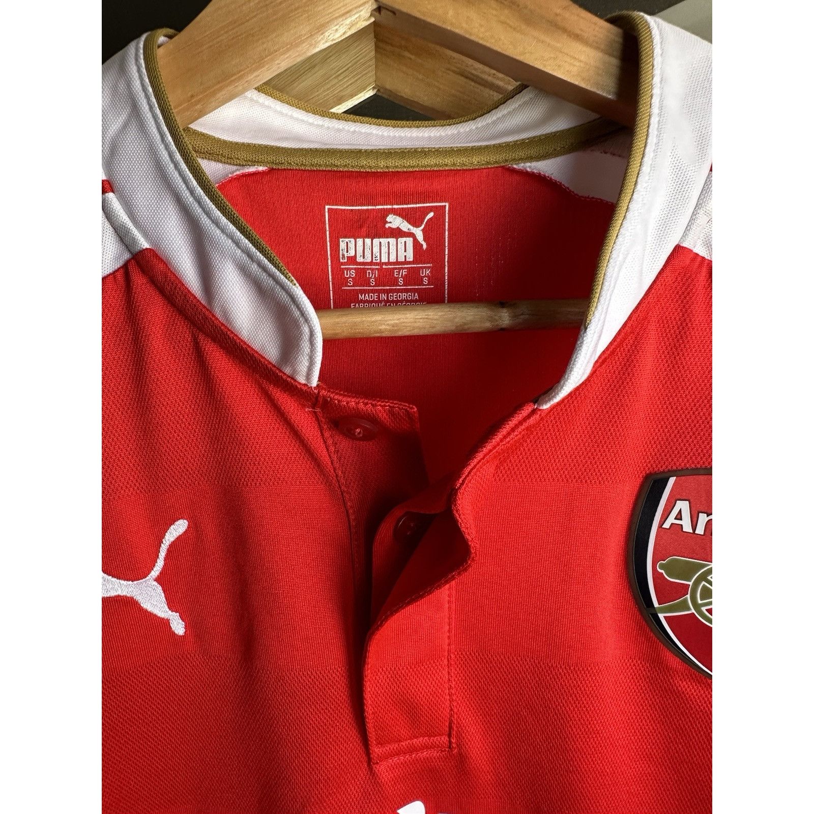 Puma ARSENAL 2015/16 HOME RED WHTE SHORT SLV PUMA SOCCER JERSEY F Size US S / EU 44-46 / 1 - 6 Thumbnail