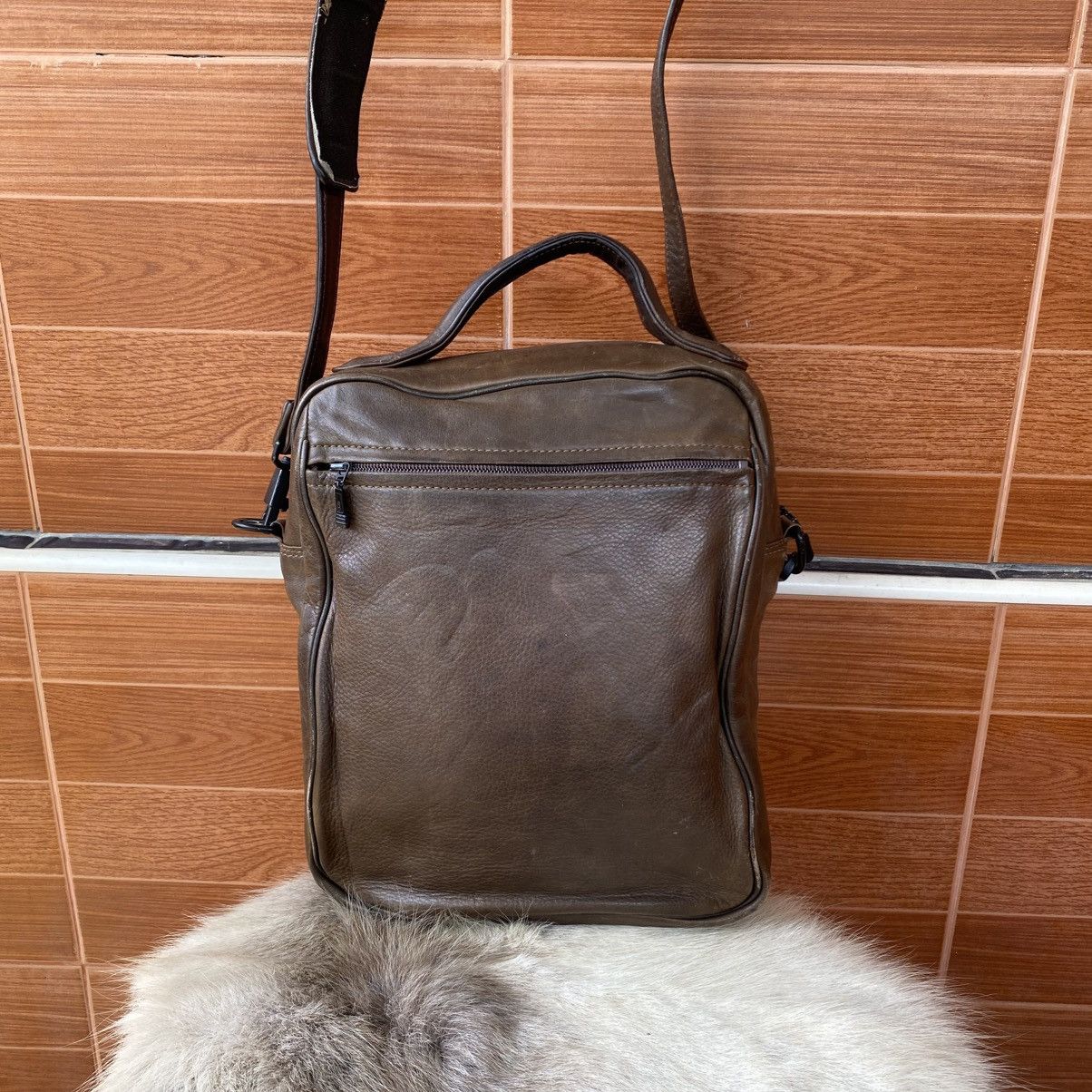 Genuine Leather Genuine Cowhide Leather Sling Bang By Truster Size ONE SIZE - 1 Thumbnail