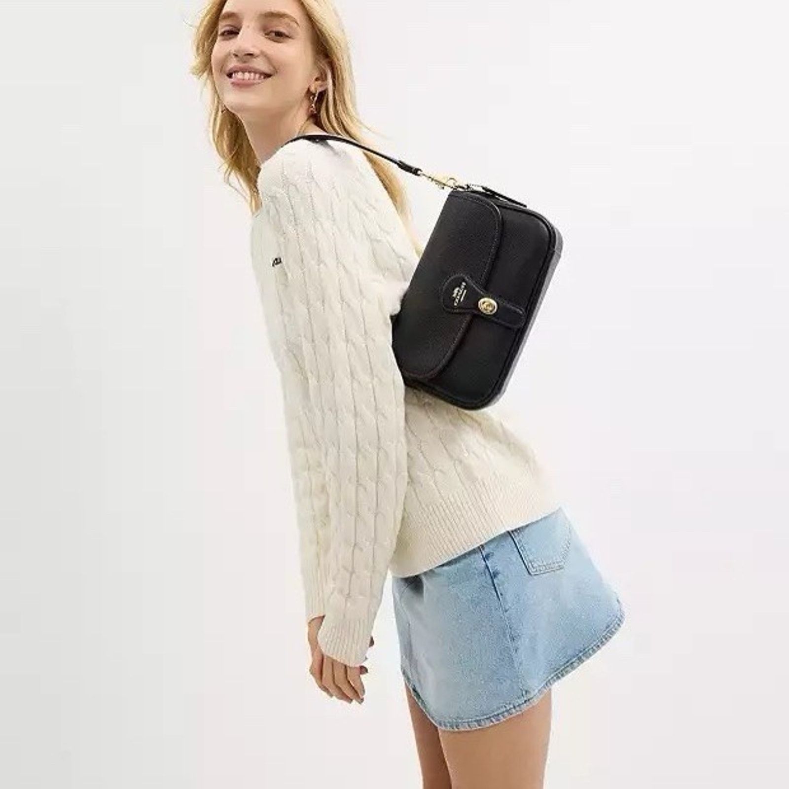 Coach NWT COACH Hadley Shoulder Bag Handbag CY683 Gold/Black Size ONE SIZE - 10 Thumbnail