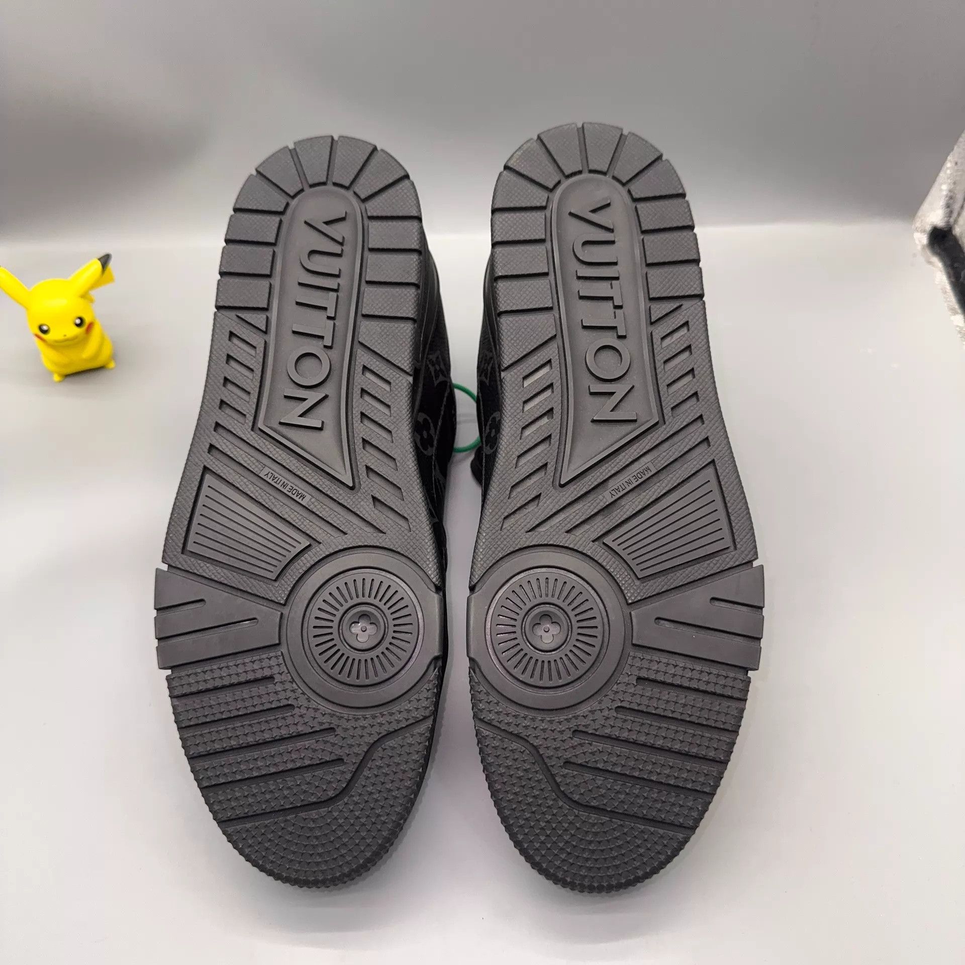 Louis Vuitton LOUIS VUITTON Trainer Black 43 Size US 10 / EU 43 - 4 Thumbnail