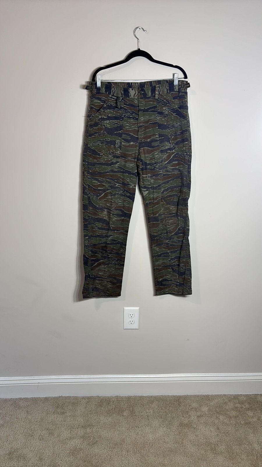 Vintage Vintage 1960s Vietnam Tiger Stripe Camo Fatigue Pants Size US 34 / EU 50 - 1 Thumbnail