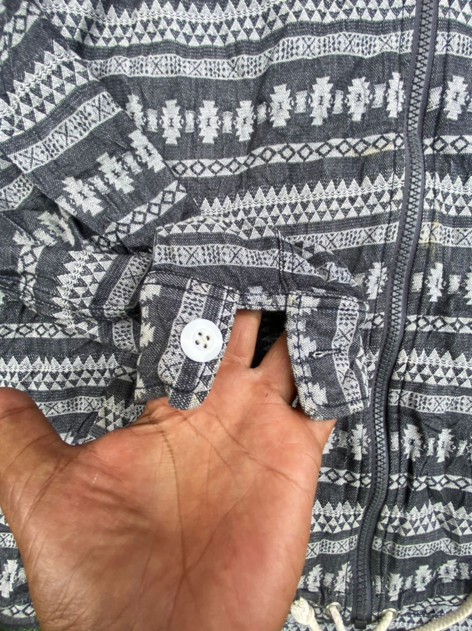Designer × Japanese Brand Rare 🔥 Z-Surf Hooded Zipper Navajo Design Size US M / EU 48-50 / 2 - 4 Thumbnail