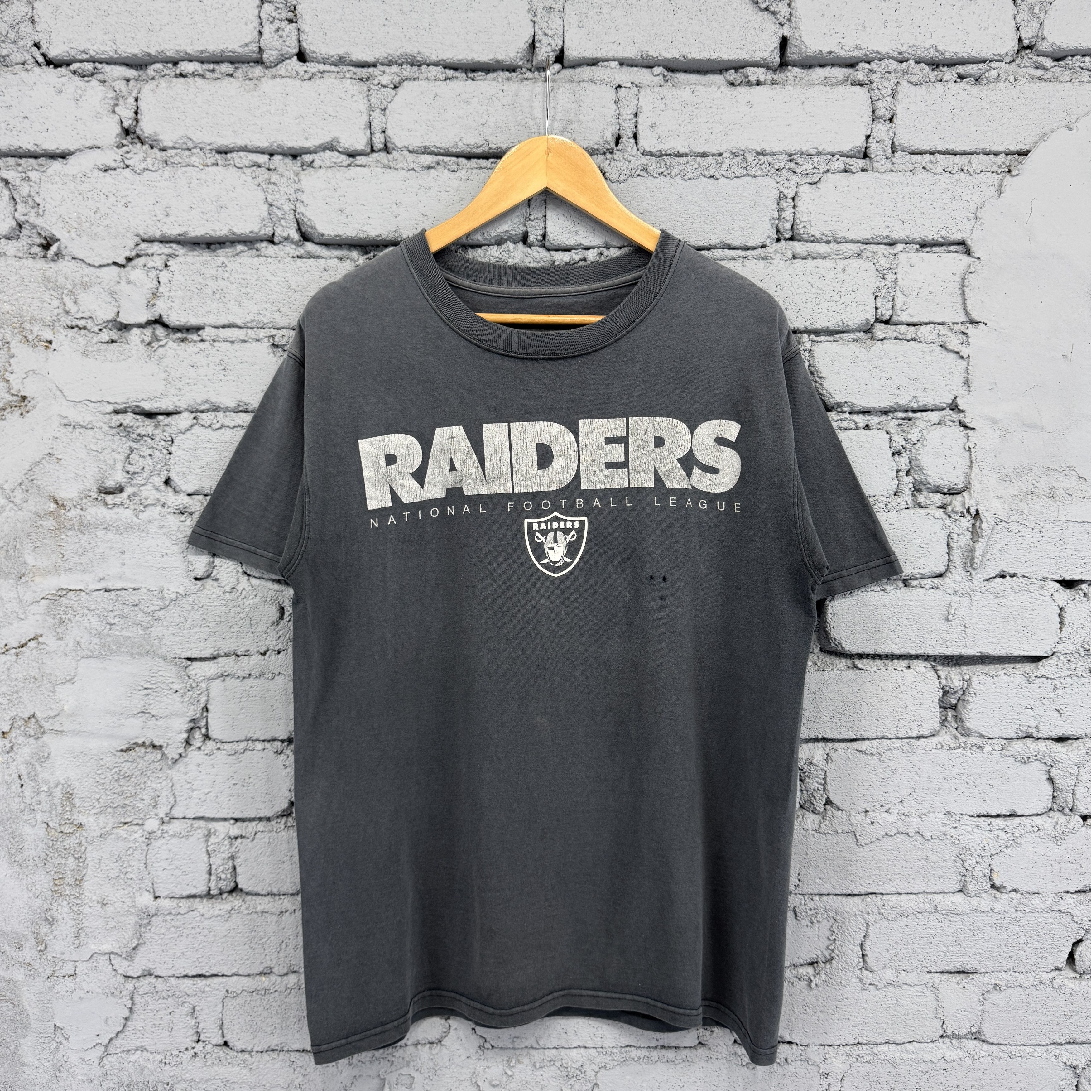 Vintage Vintage NFL Team Apparel Oakland Raiders Sunfaded Tee Size US M / EU 48-50 / 2 - 1 Thumbnail