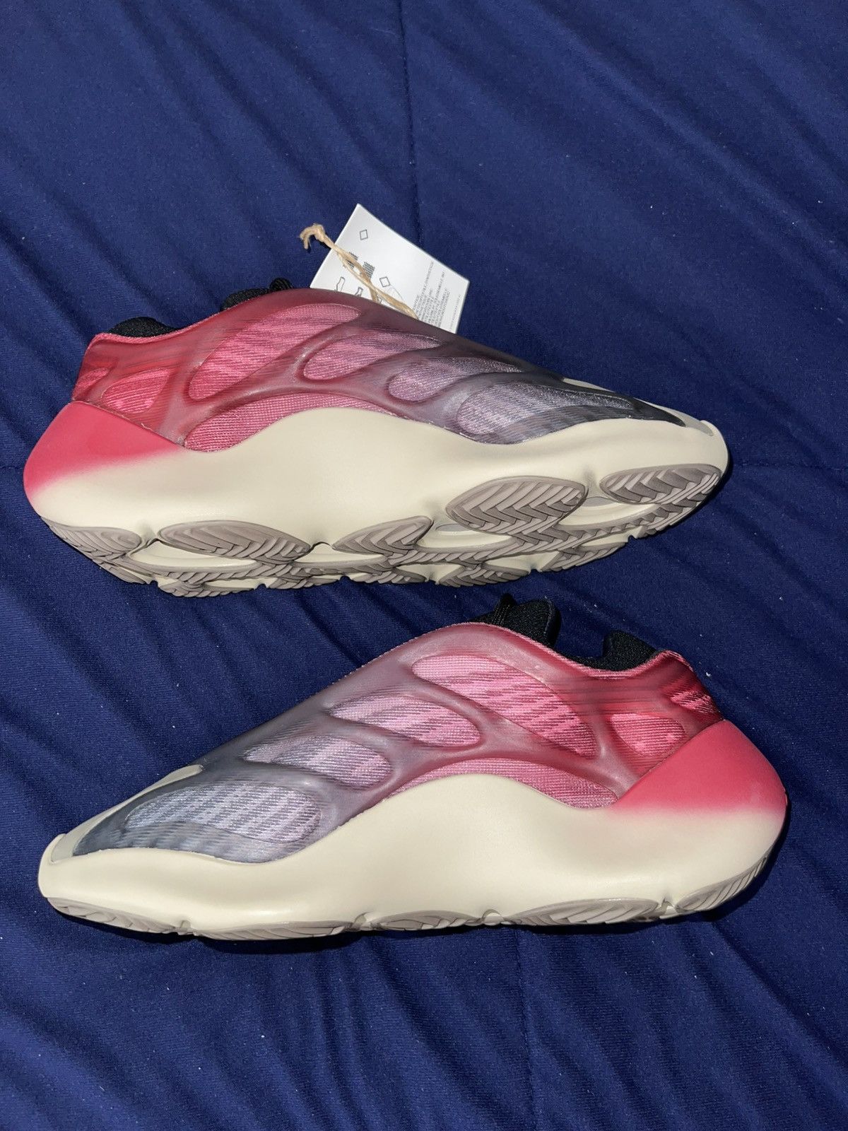 Adidas × Kanye West Yeezy 700 v3 ‘Fade Carbon’ Size US 7 / EU 40 - 2 Thumbnail