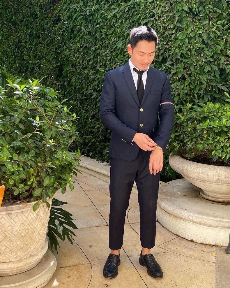Thom Browne Thom Browne size3 Single-breasted suit jacket in dark blue Size 42S - 9 Thumbnail