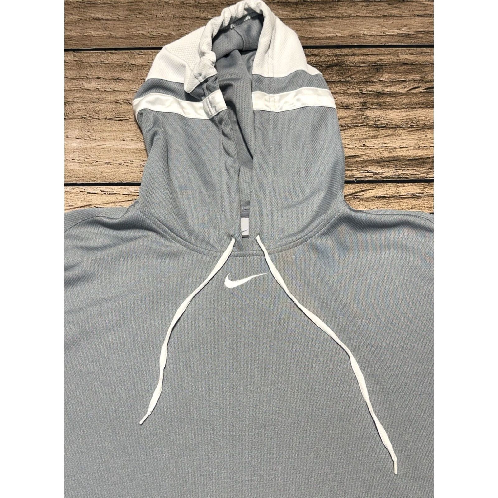 Nike VINTAGE Nike Hoodie Mens XLT Gray Center Swoosh Basketball Streetwear Y2K Size US XL / EU 56 / 4 - 2 Thumbnail