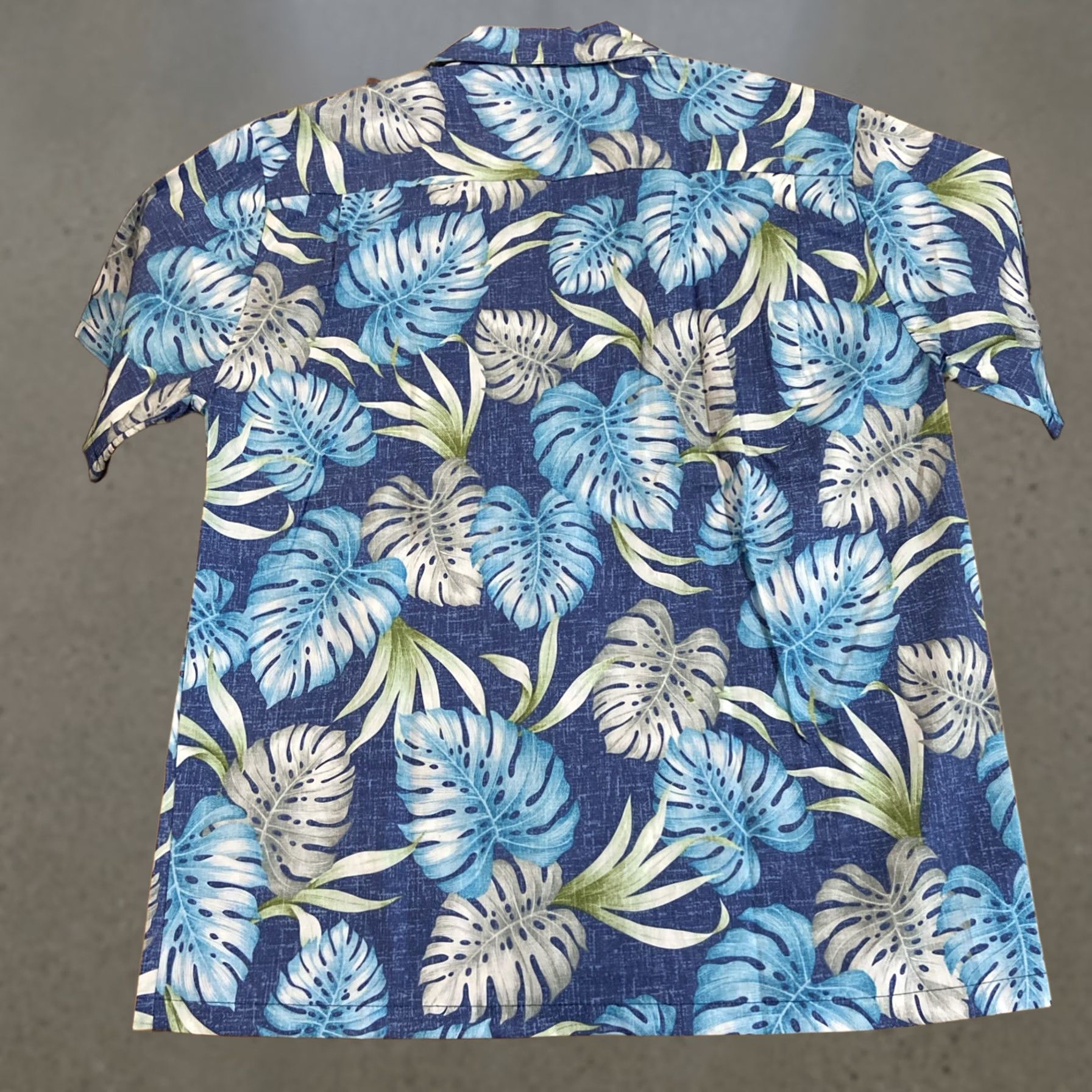 Hilo Hattie Hilo Hattie x Trader Joes Collab Hawaiian Camp Shirt M Blue Monstera Pattern Men Short Sleeve Button-Up Hawaiian 90s? Size US M / EU 48-50 / 2 - 1 Thumbnail