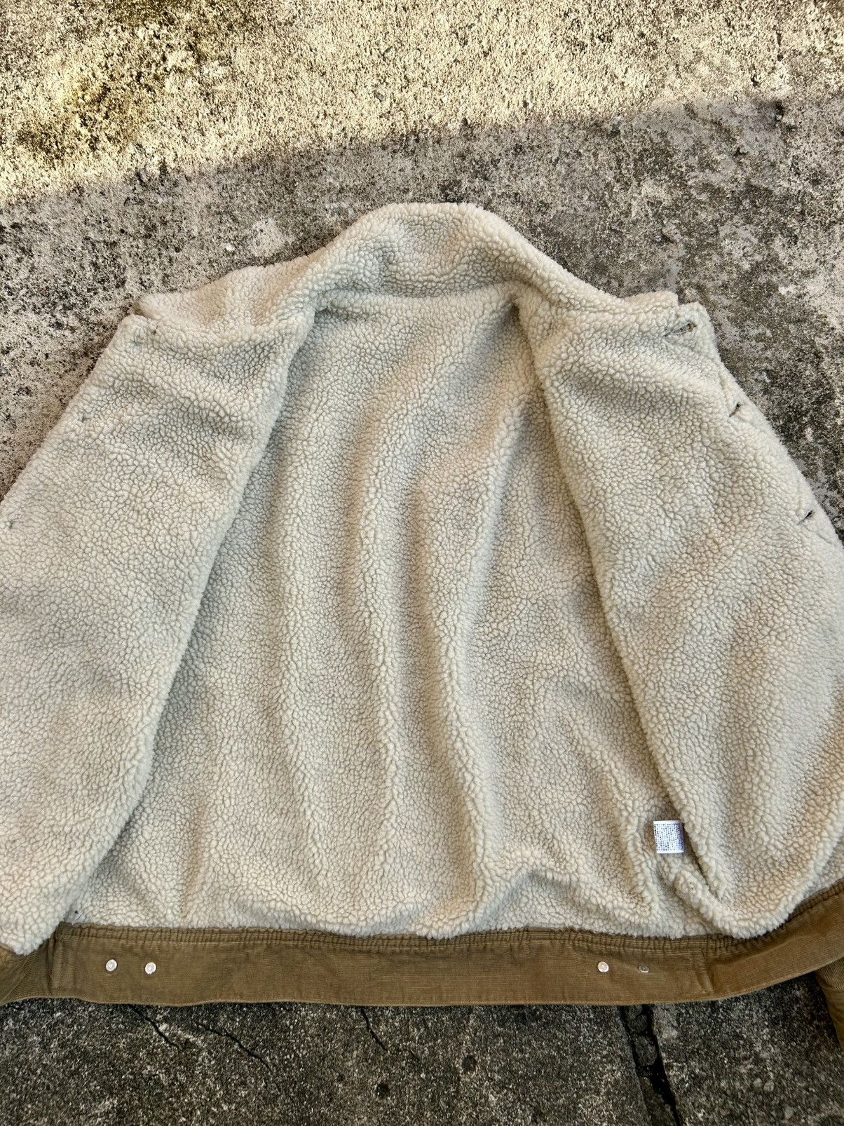 GU Vintage 1990s GU Corduroy Sherpa-Lined Trucker Jacket. Size US M / EU 48-50 / 2 - 11 Thumbnail
