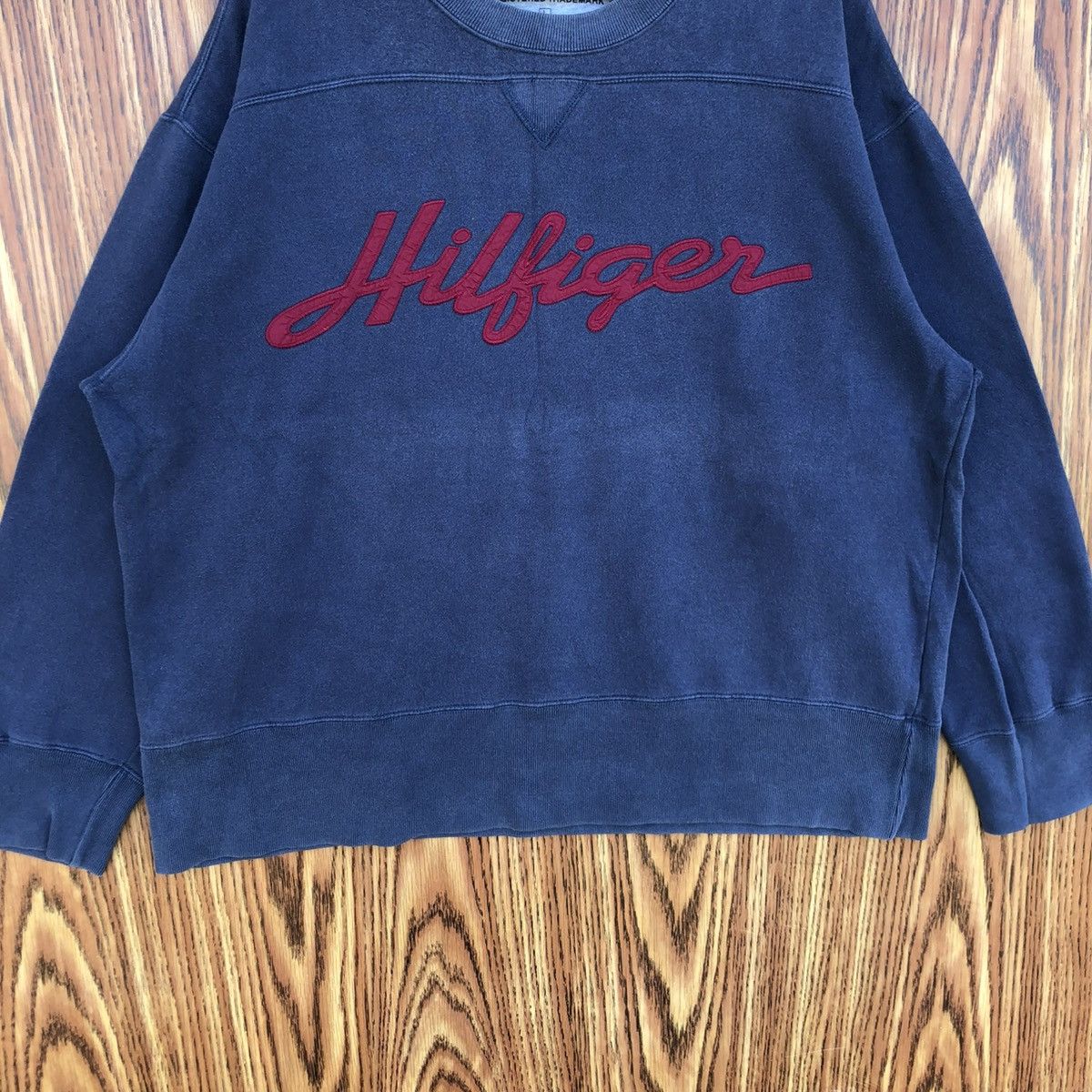 Tommy Hilfiger Vintage Tommy Hilfiger Pullover Sweatshirt Size US L / EU 52-54 / 3 - 4 Thumbnail