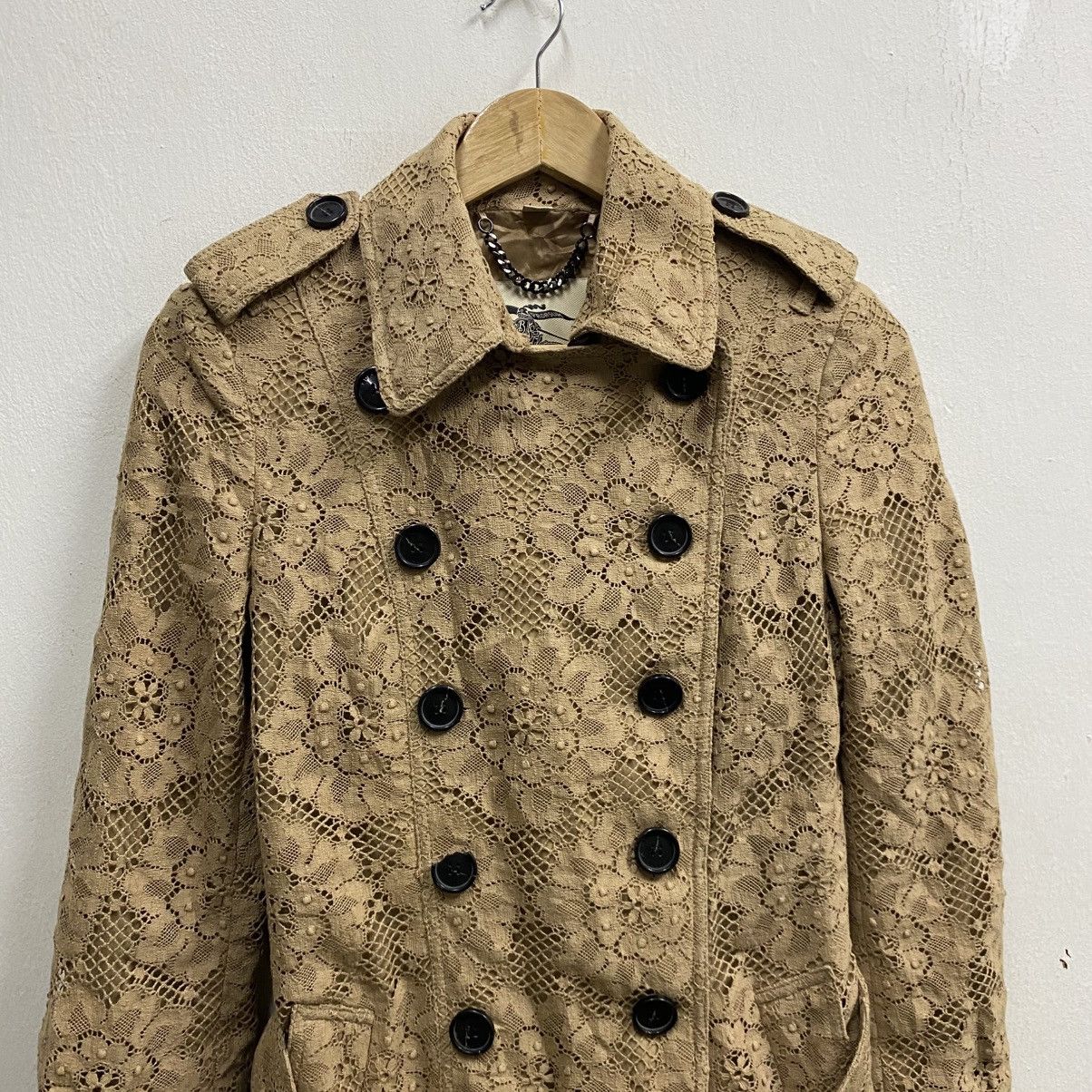 Burberry Burberry London Camel Lace Belted Trench Coats Size XS / US 0-2 / IT 36-38 - 4 Thumbnail
