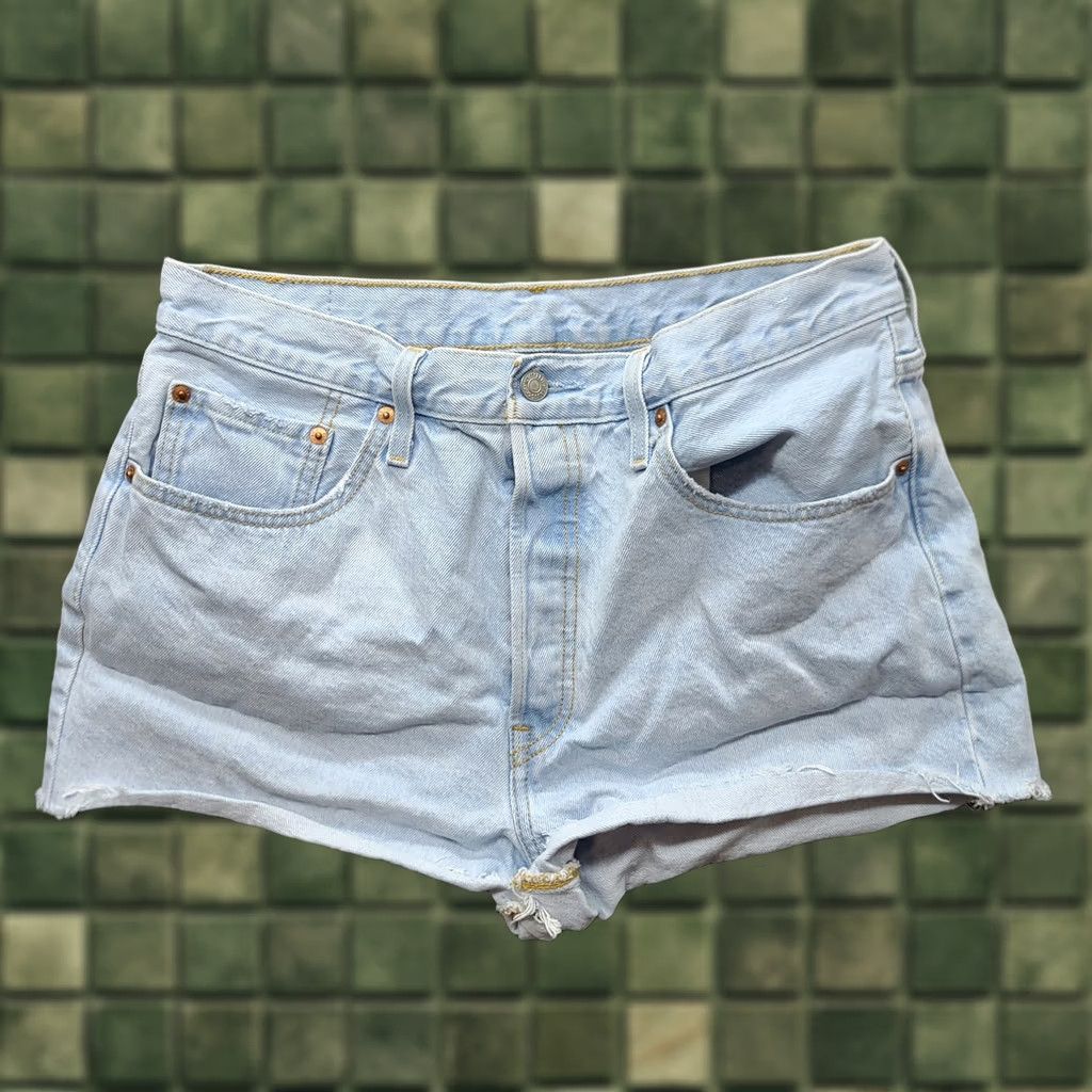 Levi's Levi's 501xx Mom Shorts Womens 32 Light Wash High Rise Button Fly Denim 100% Cotton Blue Vintage? No Size 24" / US 00 / IT 34 - 1 Thumbnail