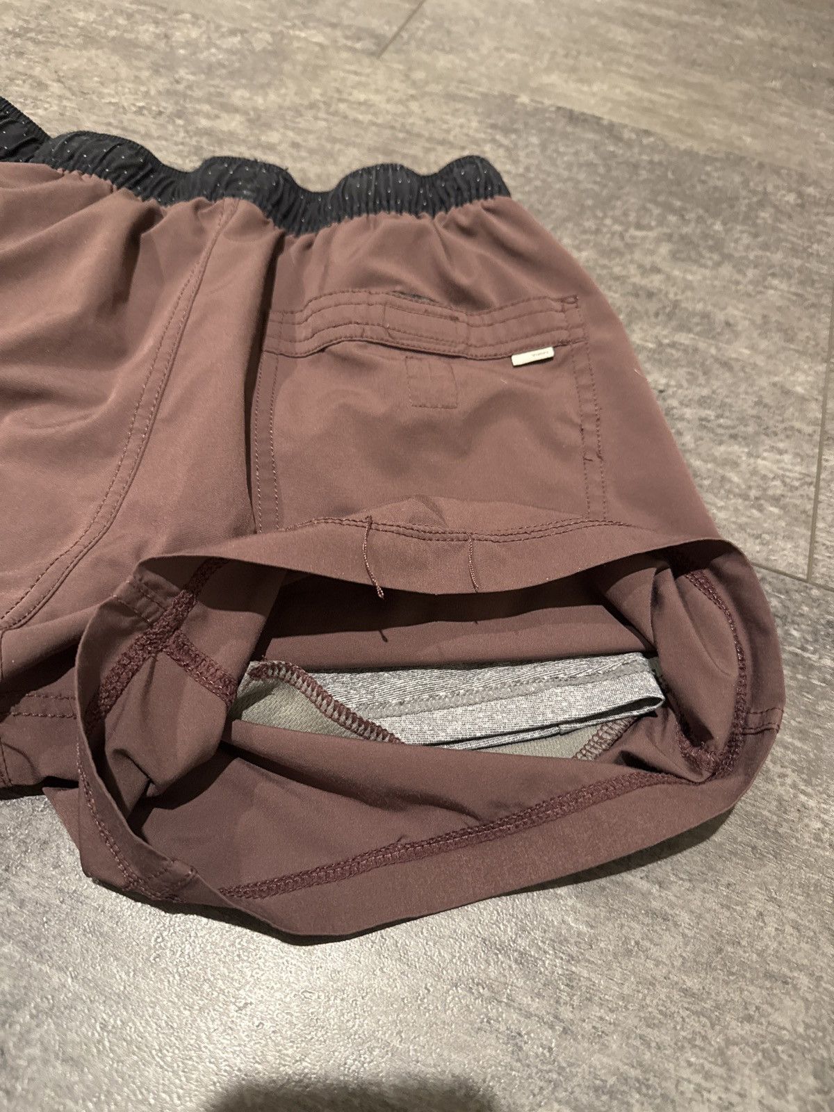 Vuori Vuori 5" Lined Kore Shorts Size US 29 - 2 Thumbnail