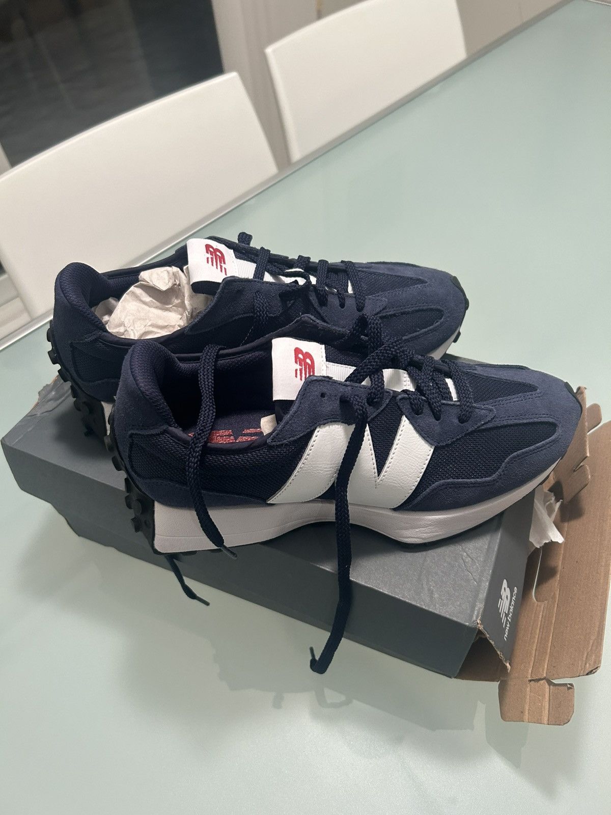 New Balance New Balance 327 Trainers Navy White Brand New Size US 9.5 / EU 42-43 - 3 Thumbnail